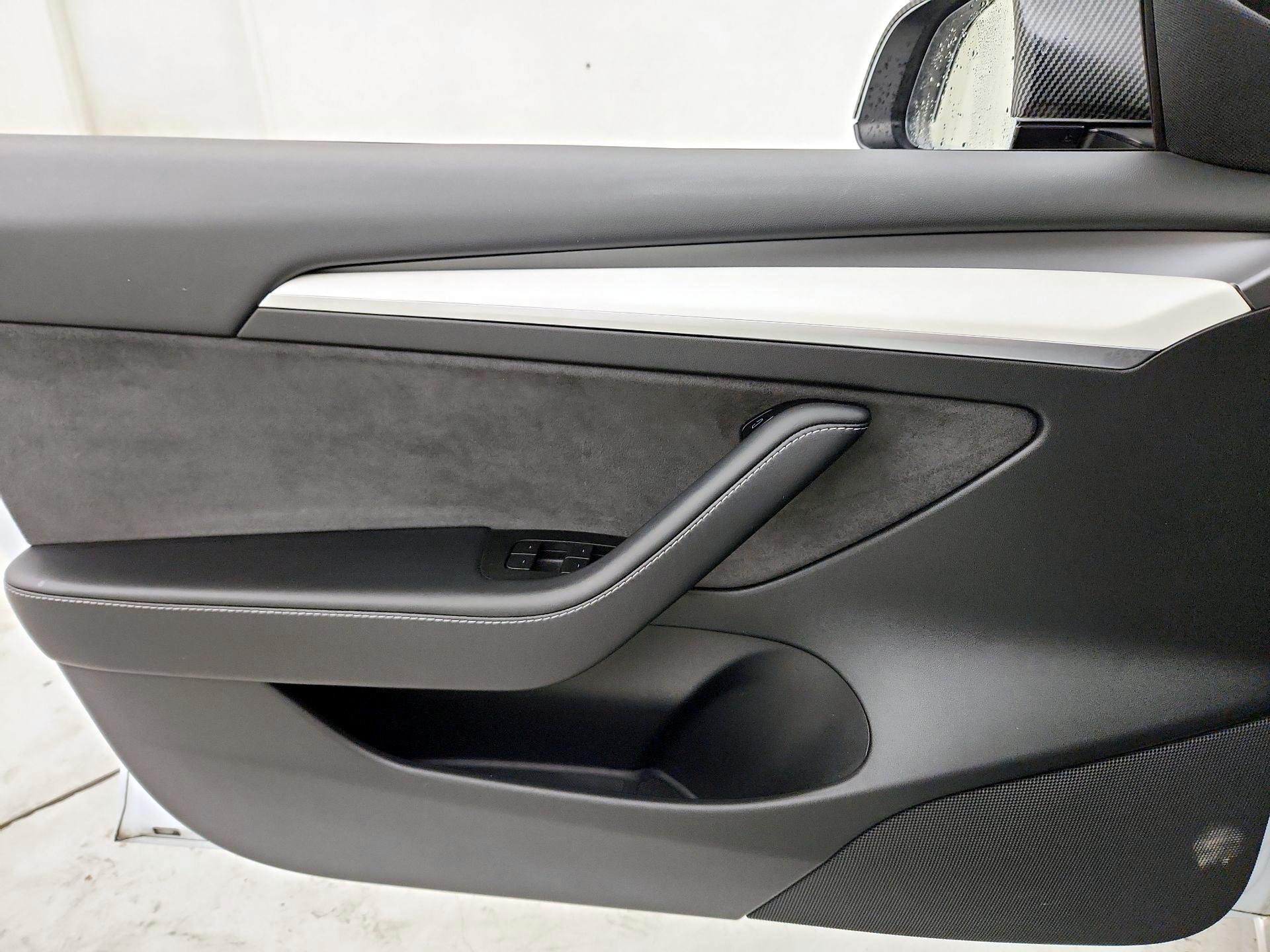 Thumbnail: 2022 Tesla Model 3 - 12