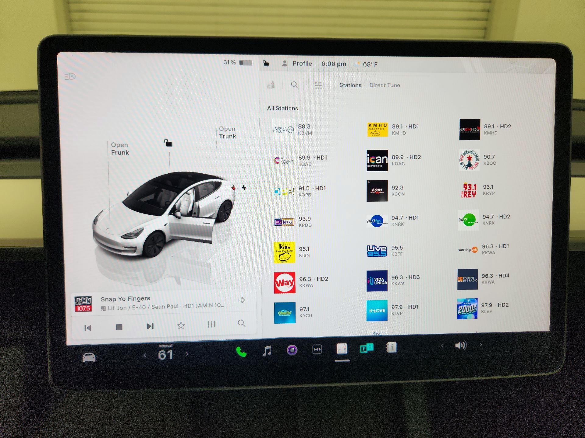 Thumbnail: 2022 Tesla Model 3 - 15