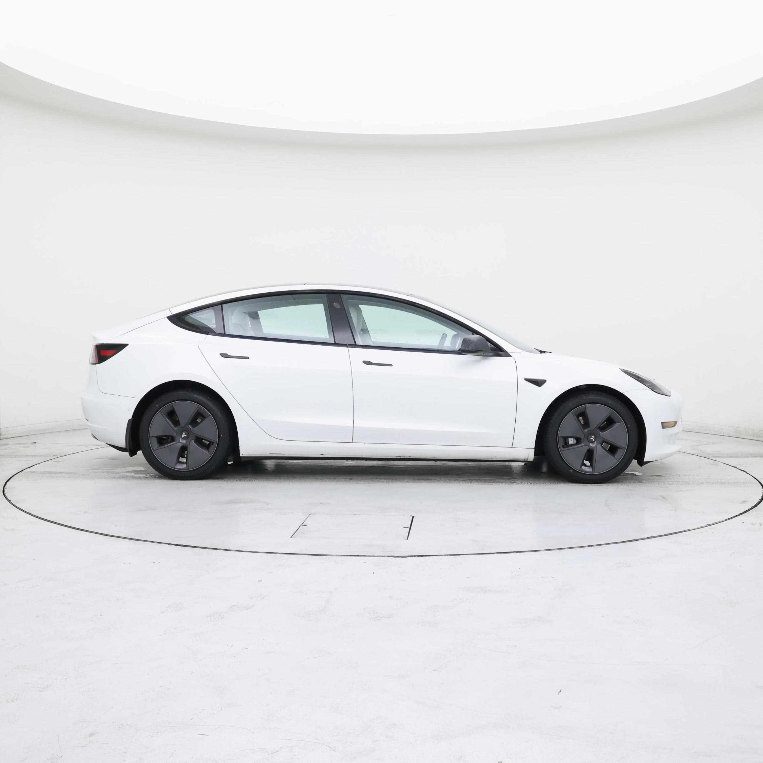 Thumbnail: 2022 Tesla Model 3 - 7