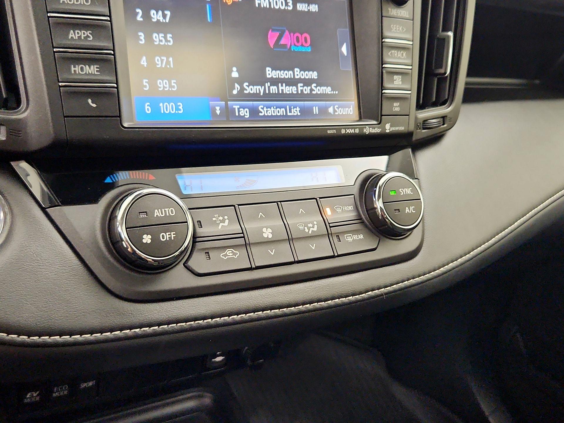 Thumbnail: 2016 Toyota RAV4 - 16