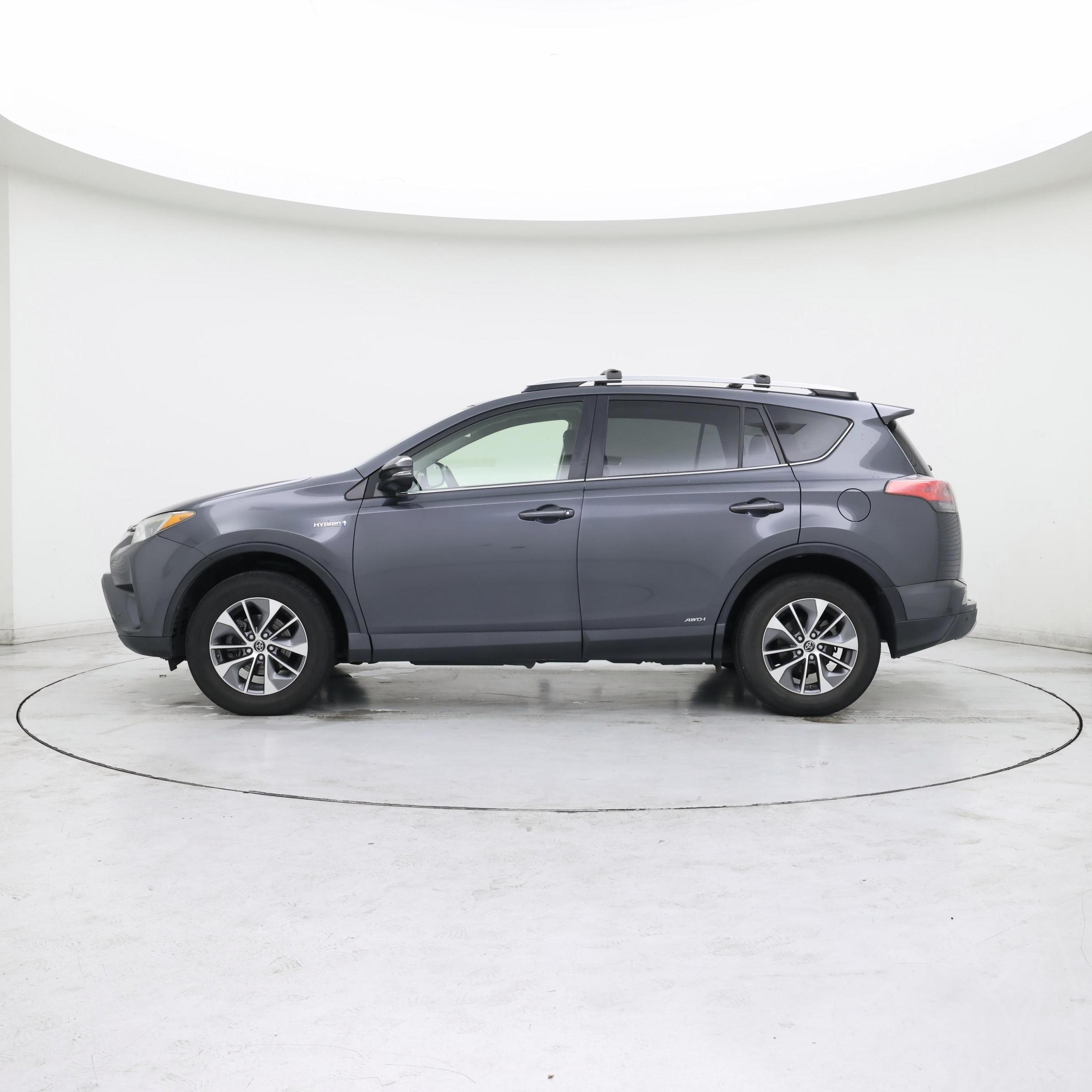 Thumbnail: 2016 Toyota RAV4 - 3