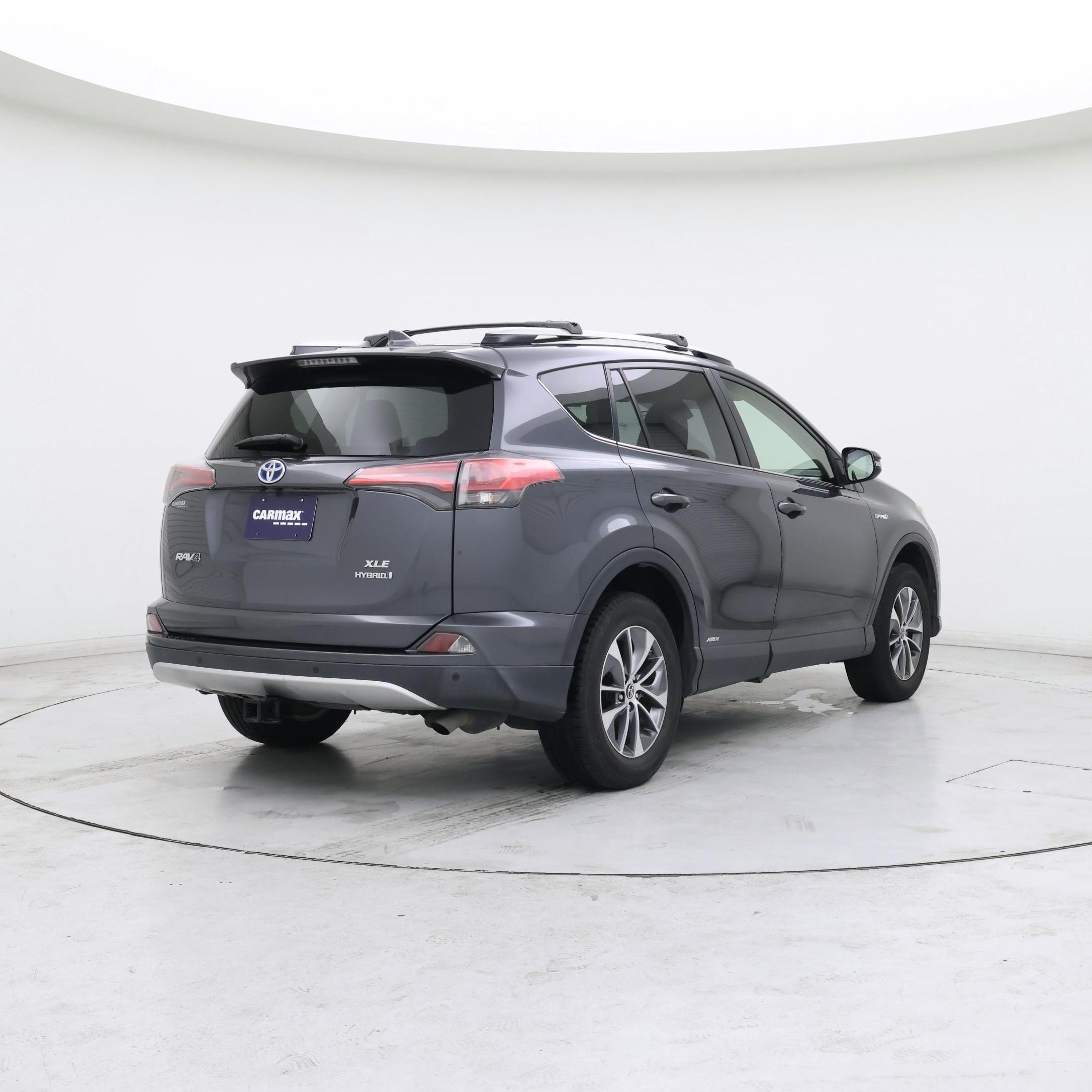 Thumbnail: 2016 Toyota RAV4 - 8