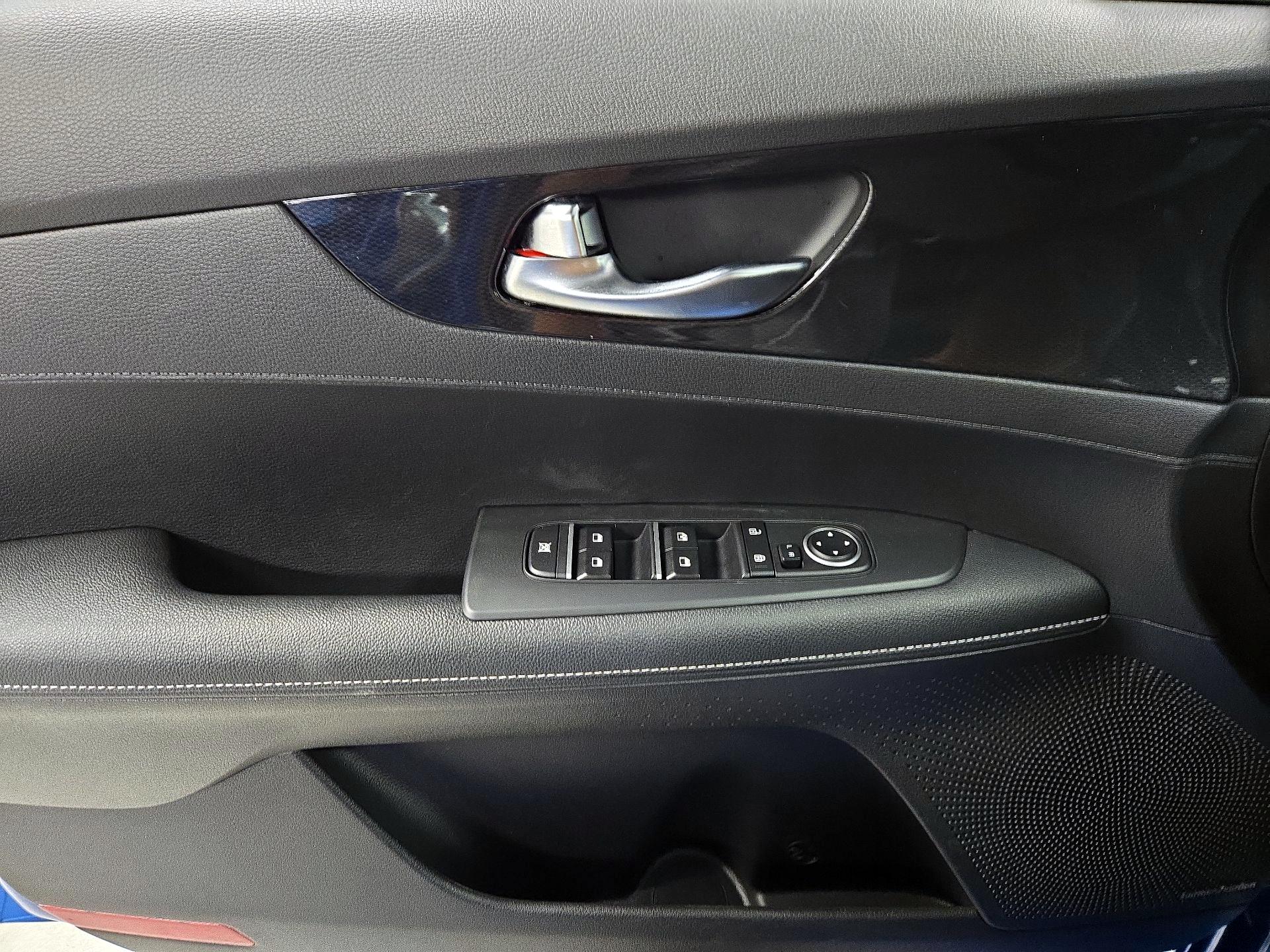 Thumbnail: 2023 Kia Forte - 12