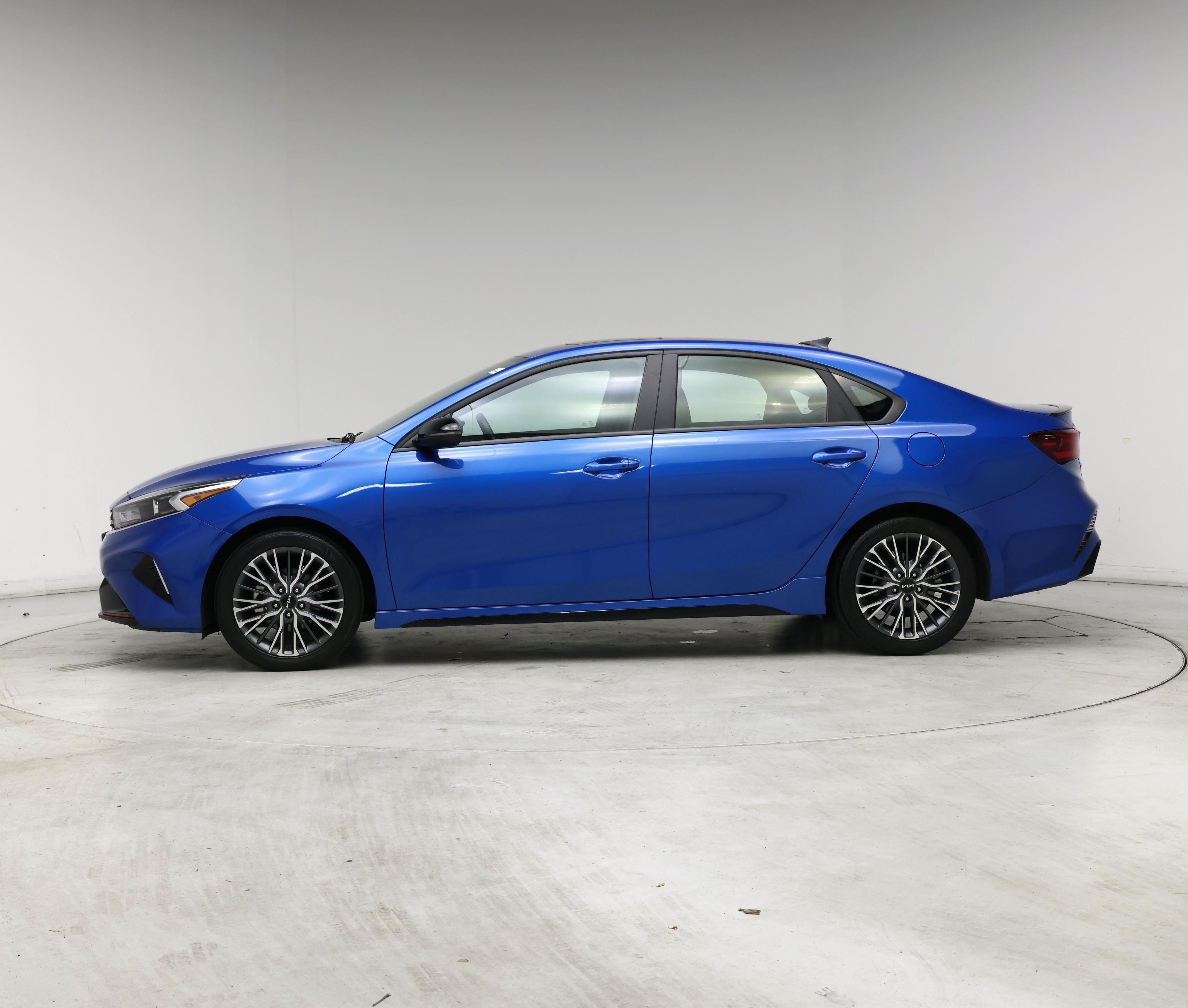 Thumbnail: 2023 Kia Forte - 3