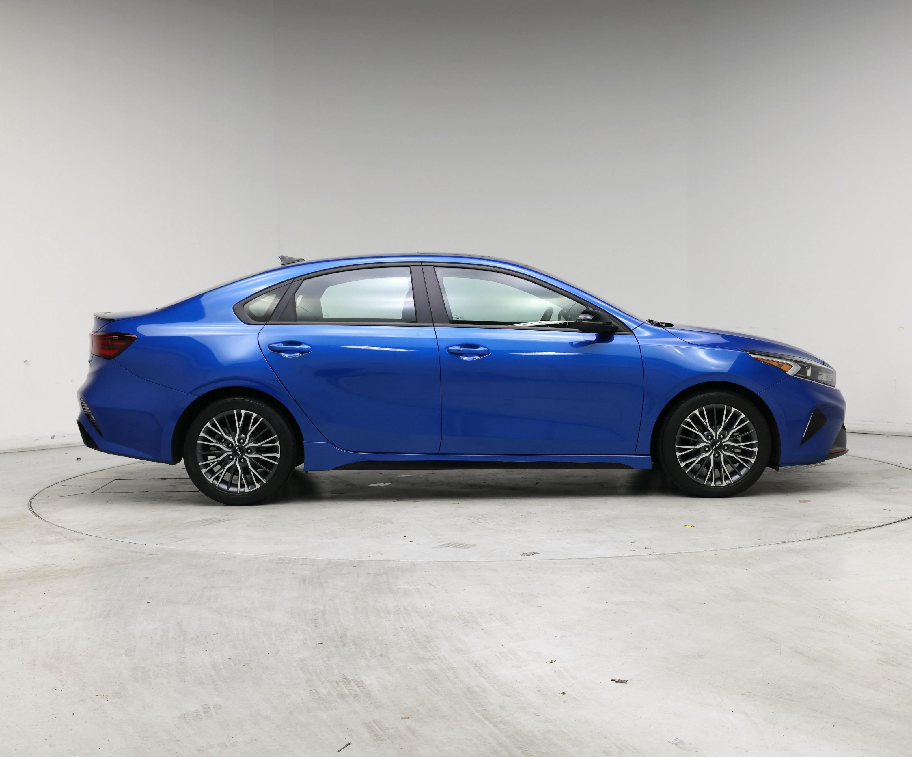 Thumbnail: 2023 Kia Forte - 7