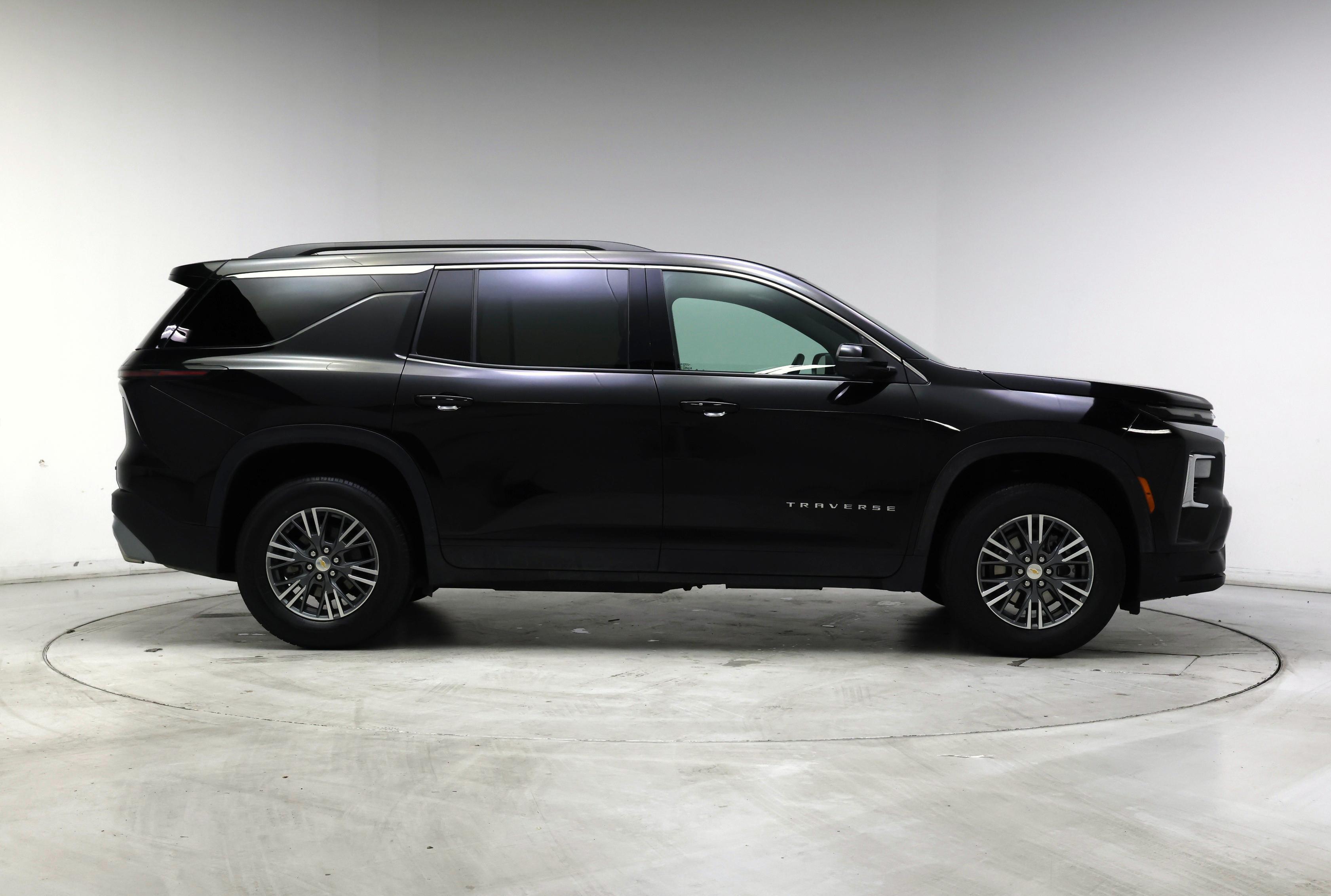 Thumbnail: 2024 Chevrolet Traverse - 7