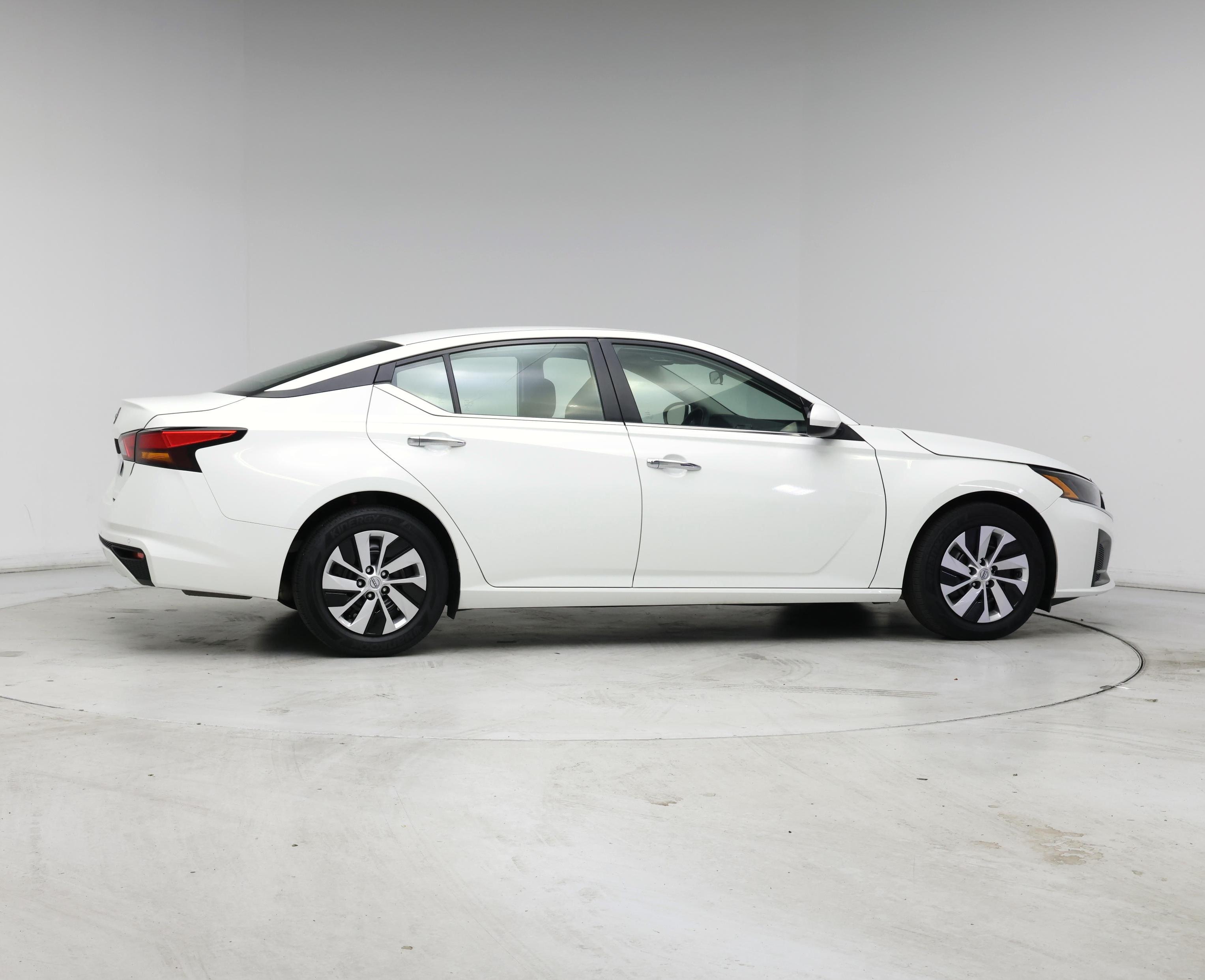 Thumbnail: 2023 Nissan Altima - 7