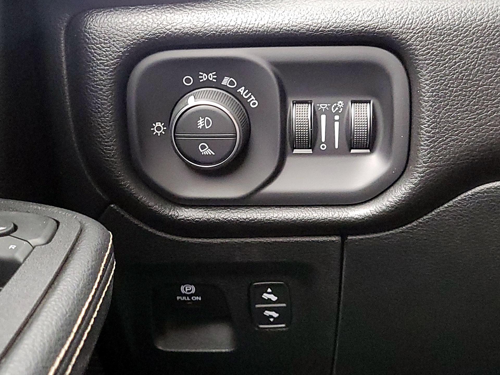 Thumbnail: 2025 RAM 1500 - 13