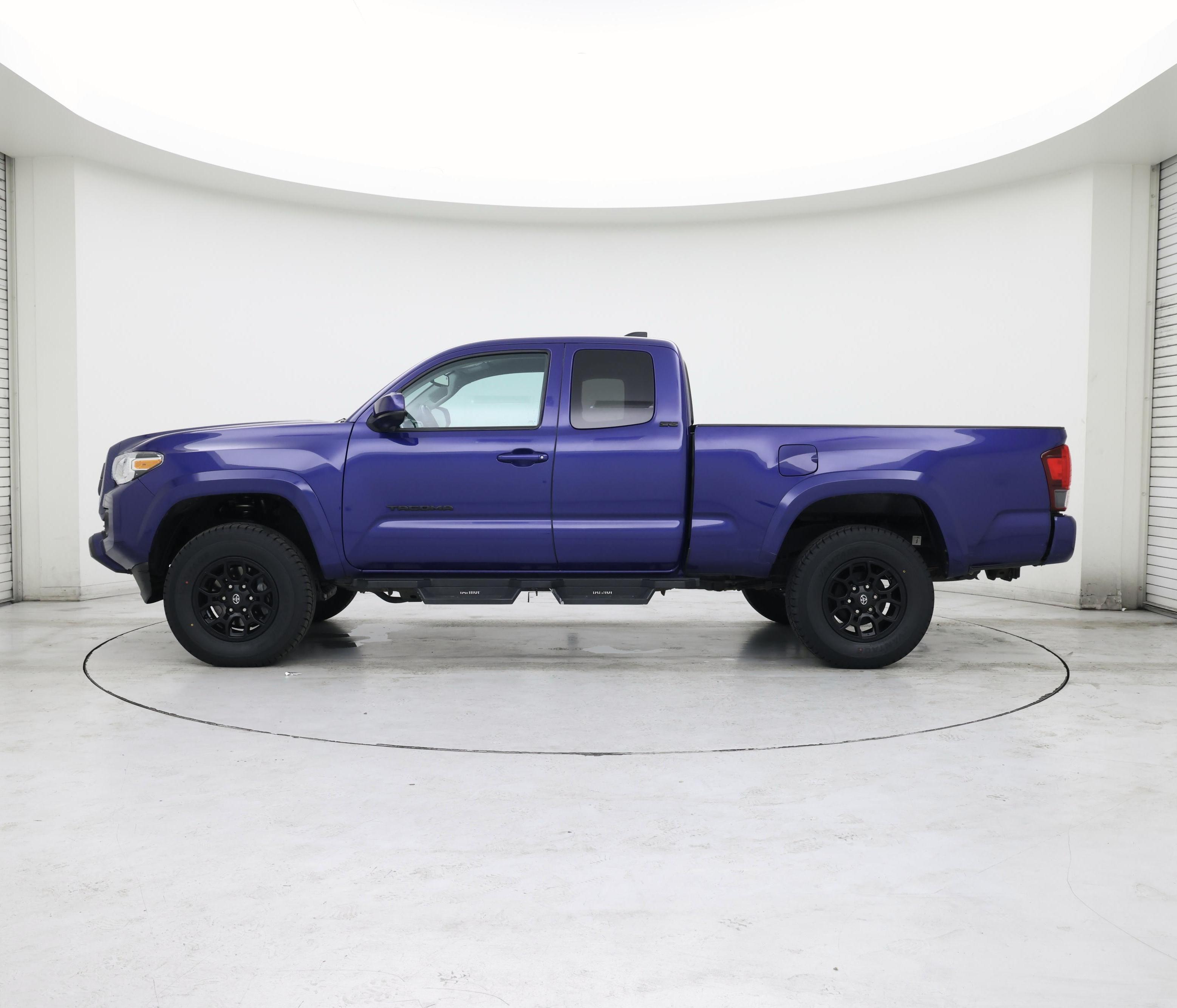 Thumbnail: 2022 Toyota Tacoma - 3