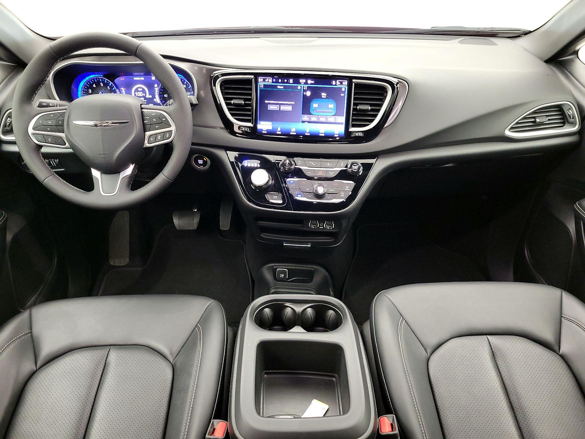 Thumbnail: 2025 Chrysler Pacifica - 9