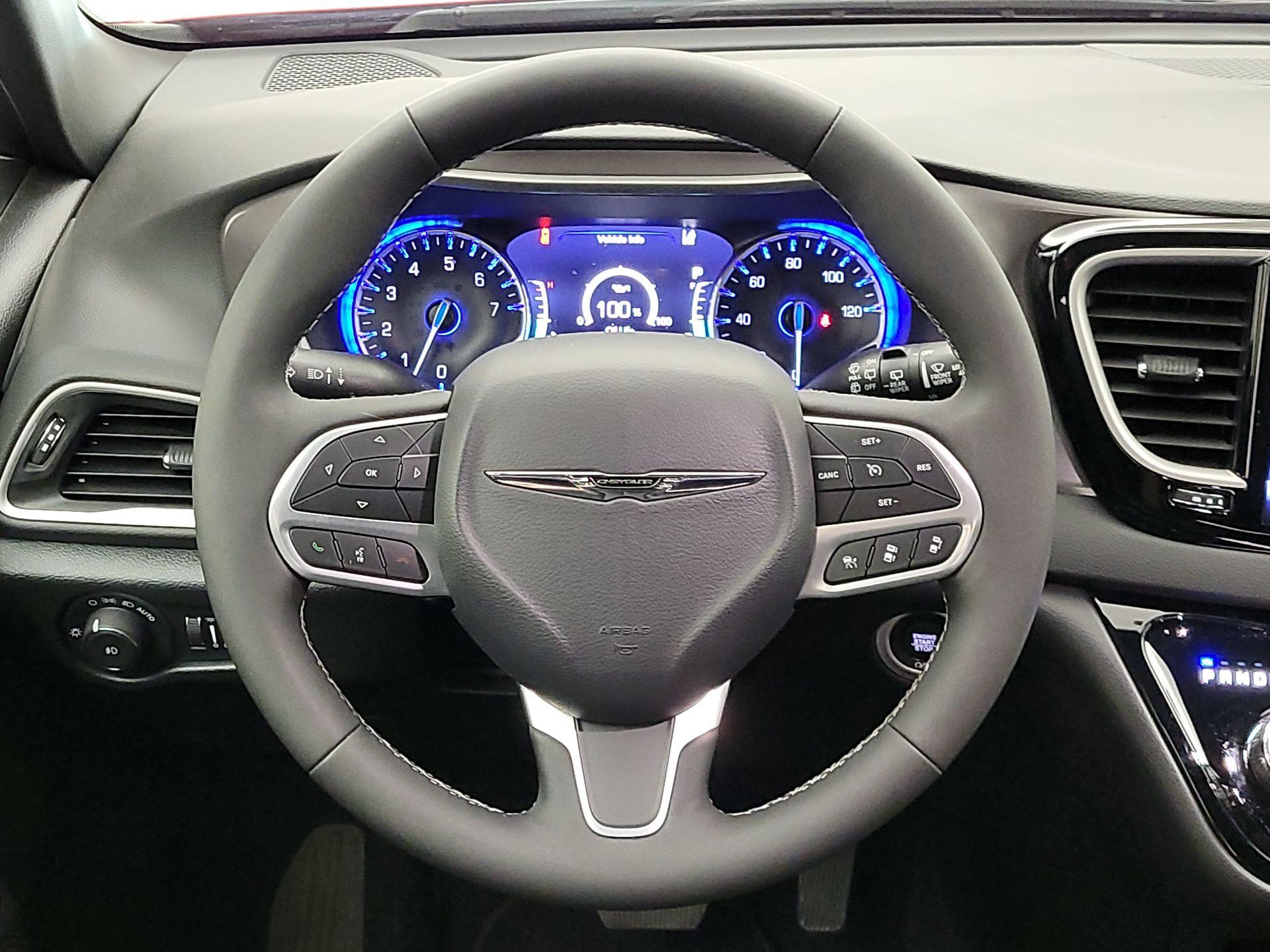Thumbnail: 2025 Chrysler Pacifica - 10
