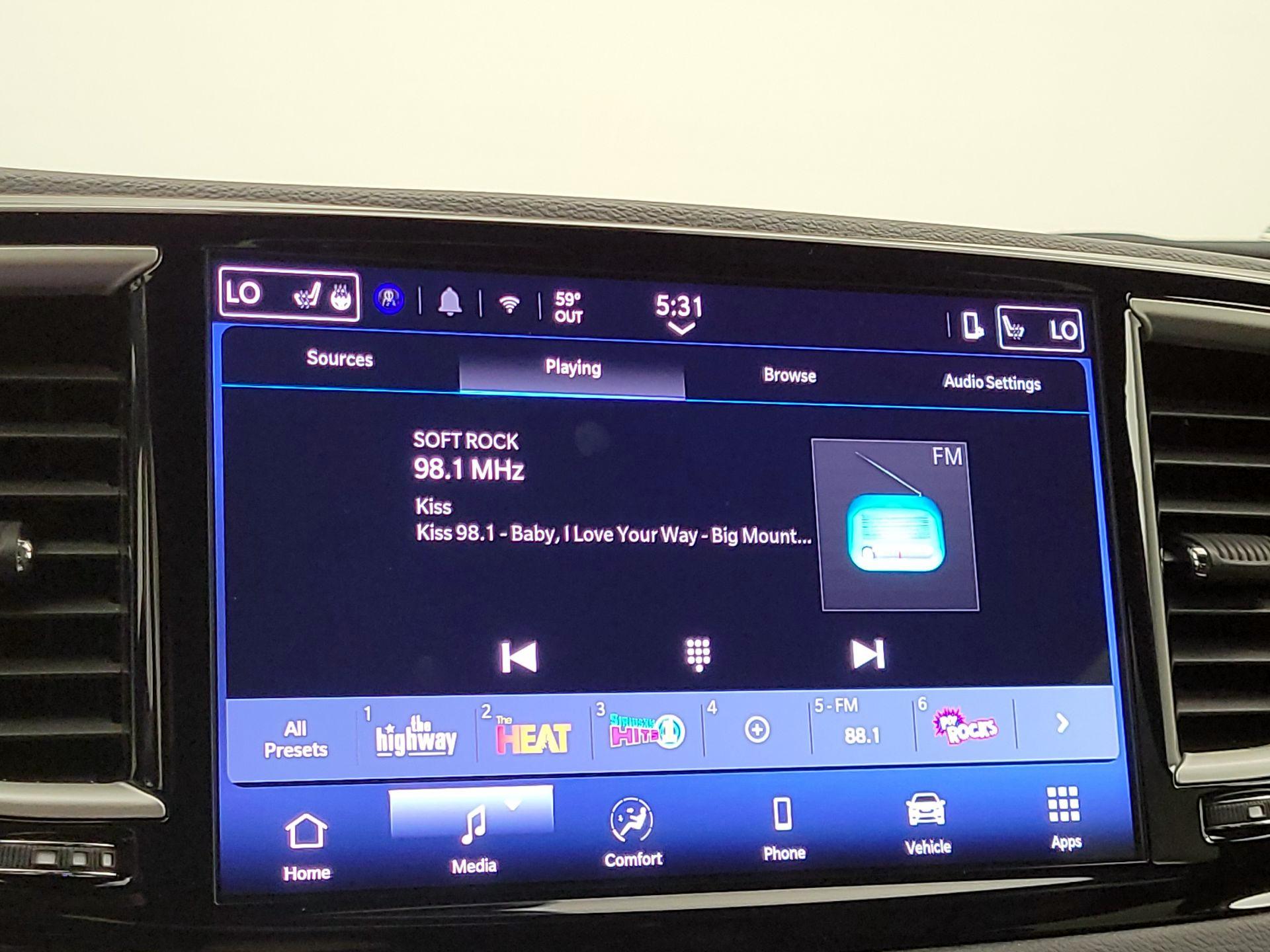 Thumbnail: 2025 Chrysler Pacifica - 15