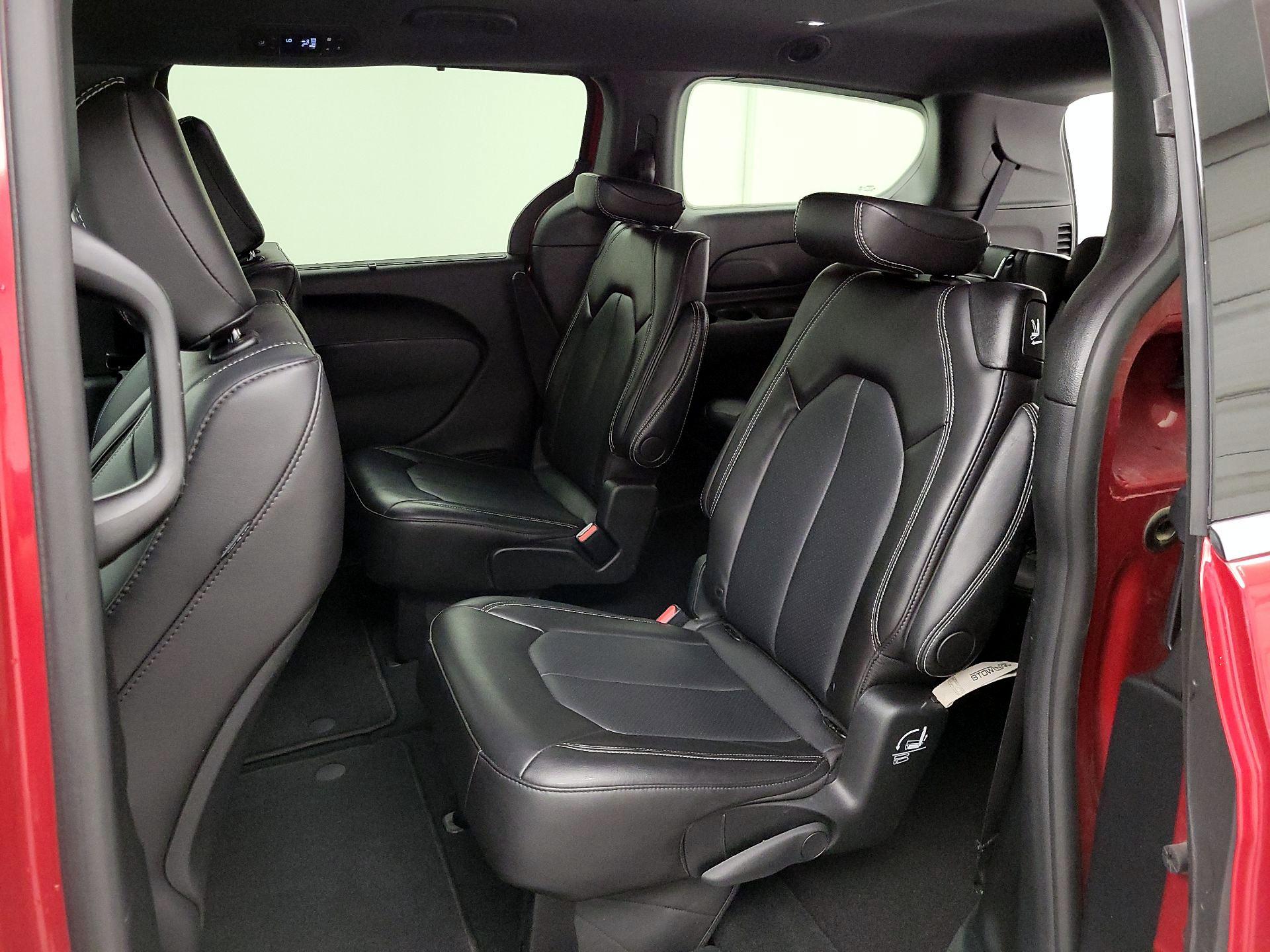 Thumbnail: 2025 Chrysler Pacifica - 19