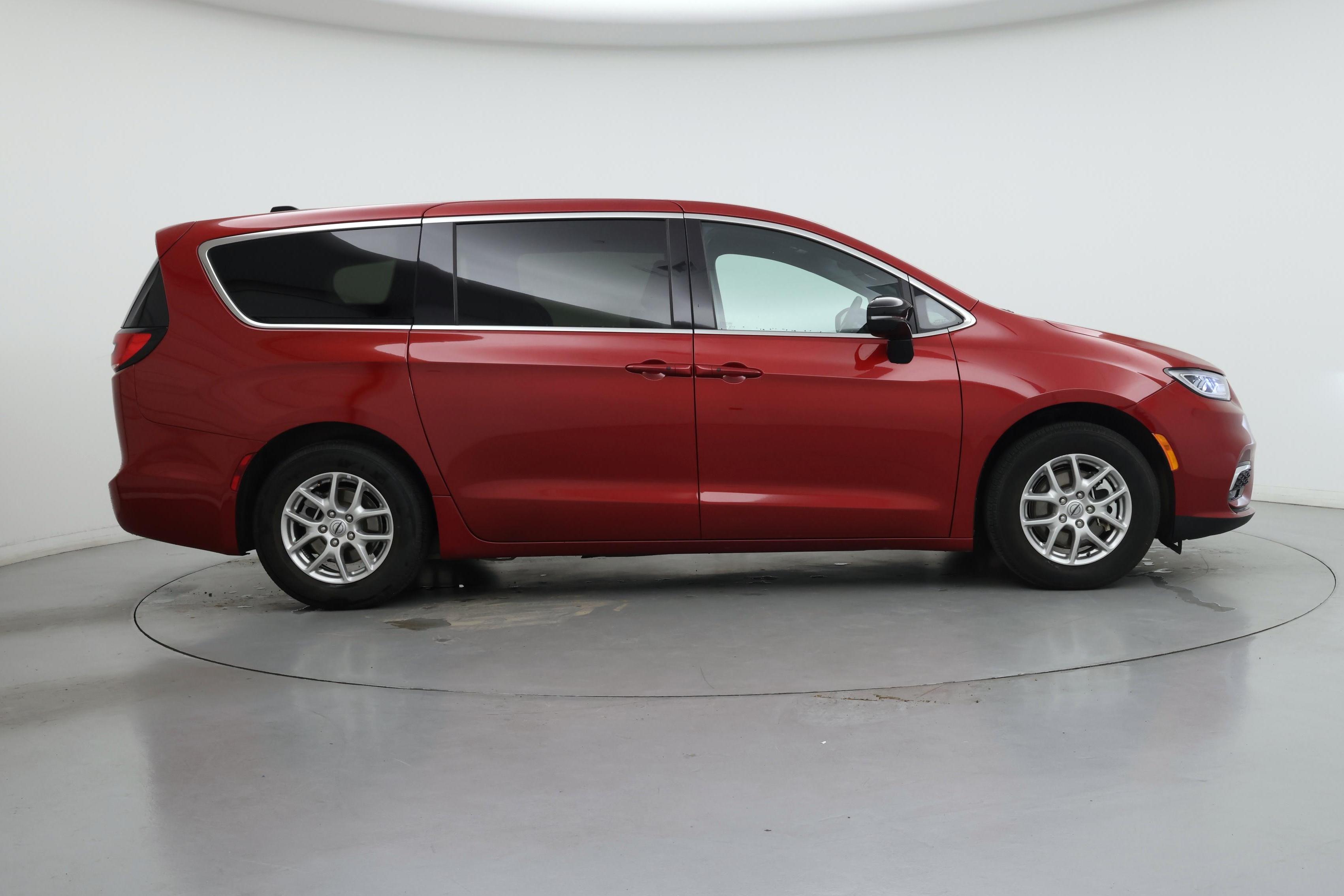 Thumbnail: 2025 Chrysler Pacifica - 7