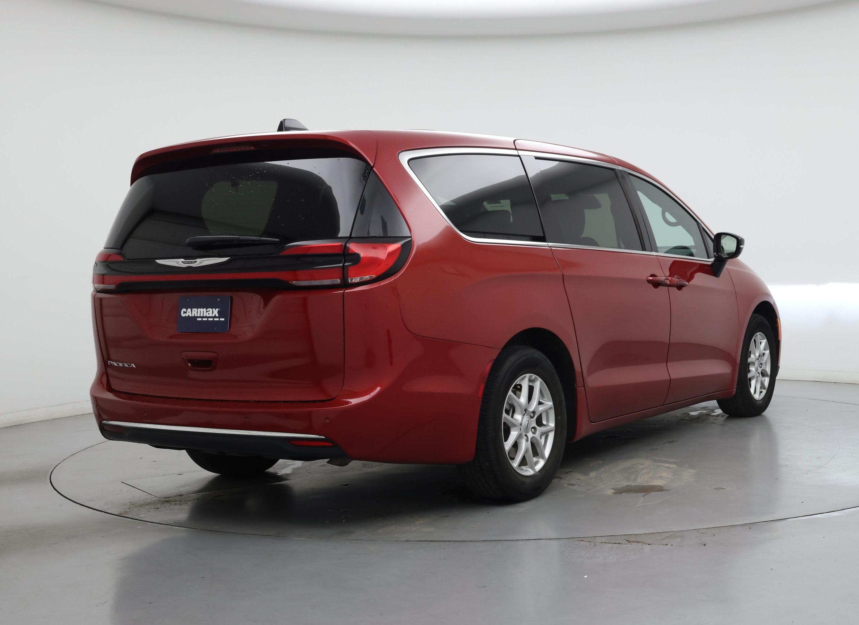Thumbnail: 2025 Chrysler Pacifica - 8
