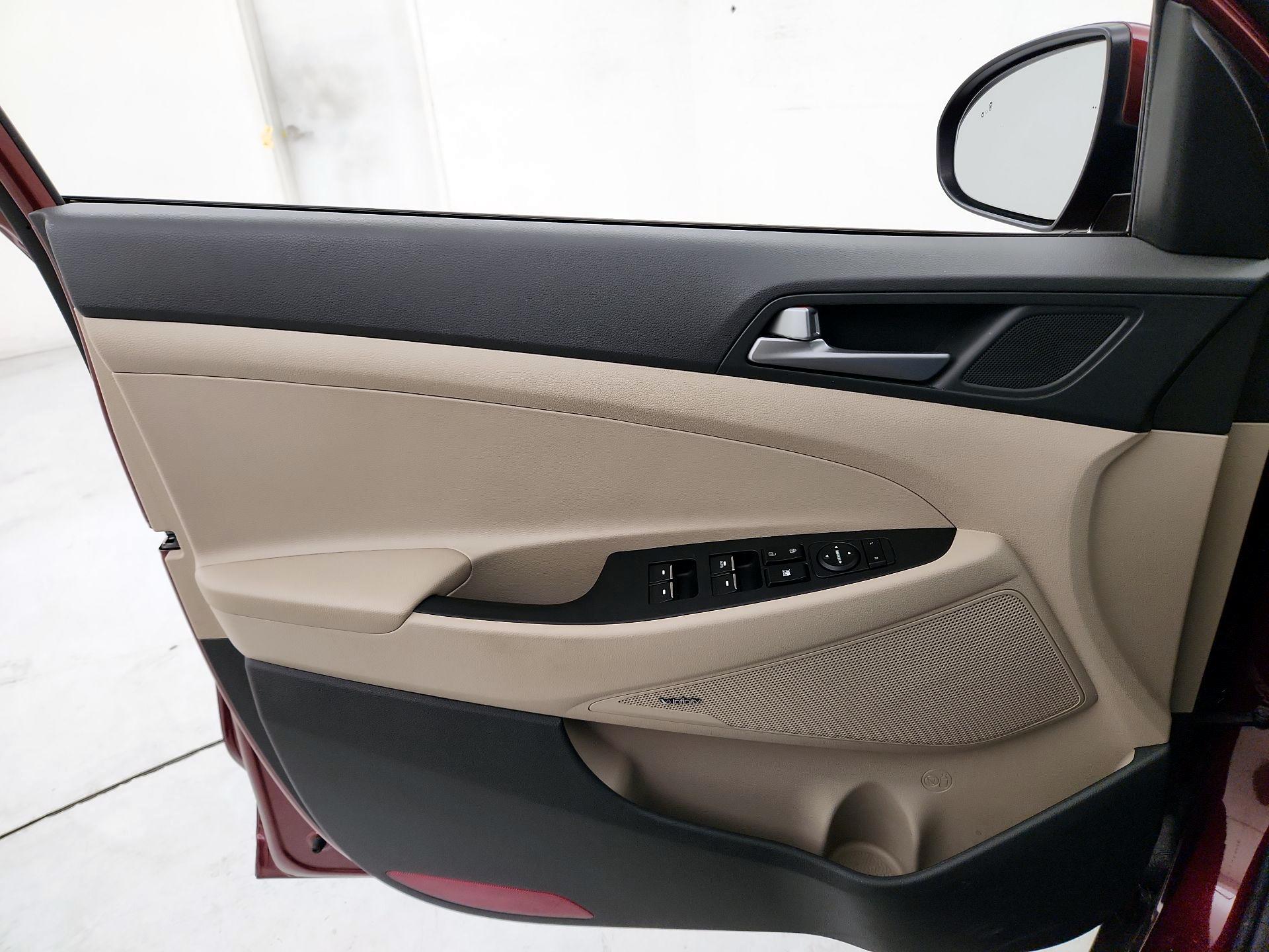 Thumbnail: 2017 Hyundai Tucson - 12
