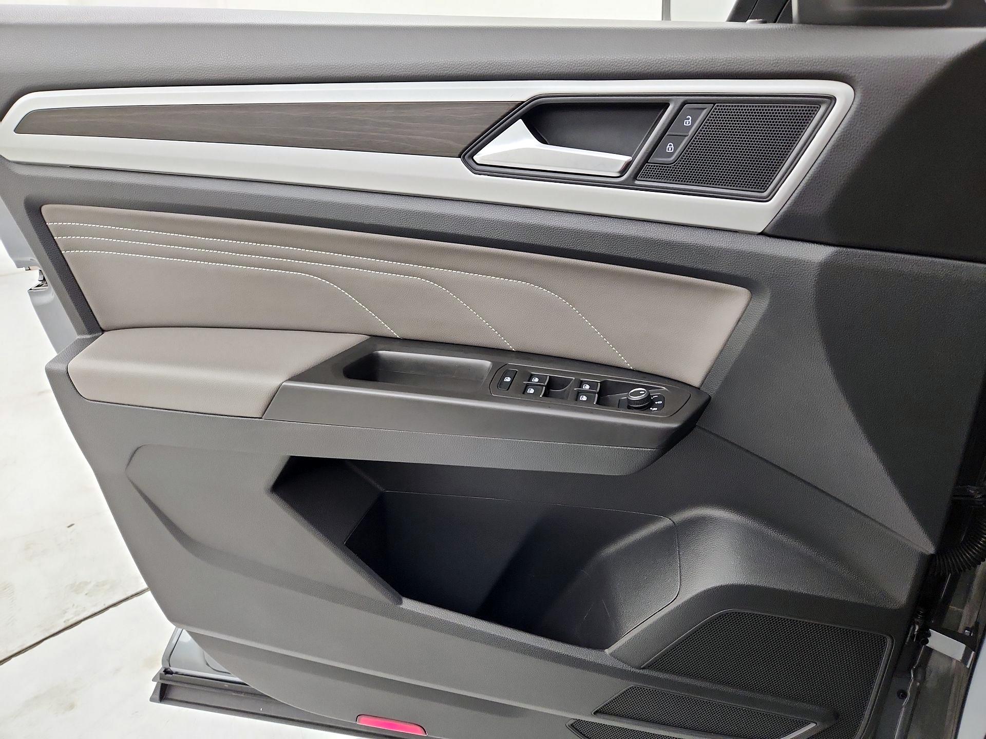 Thumbnail: 2023 Volkswagen Atlas - 12