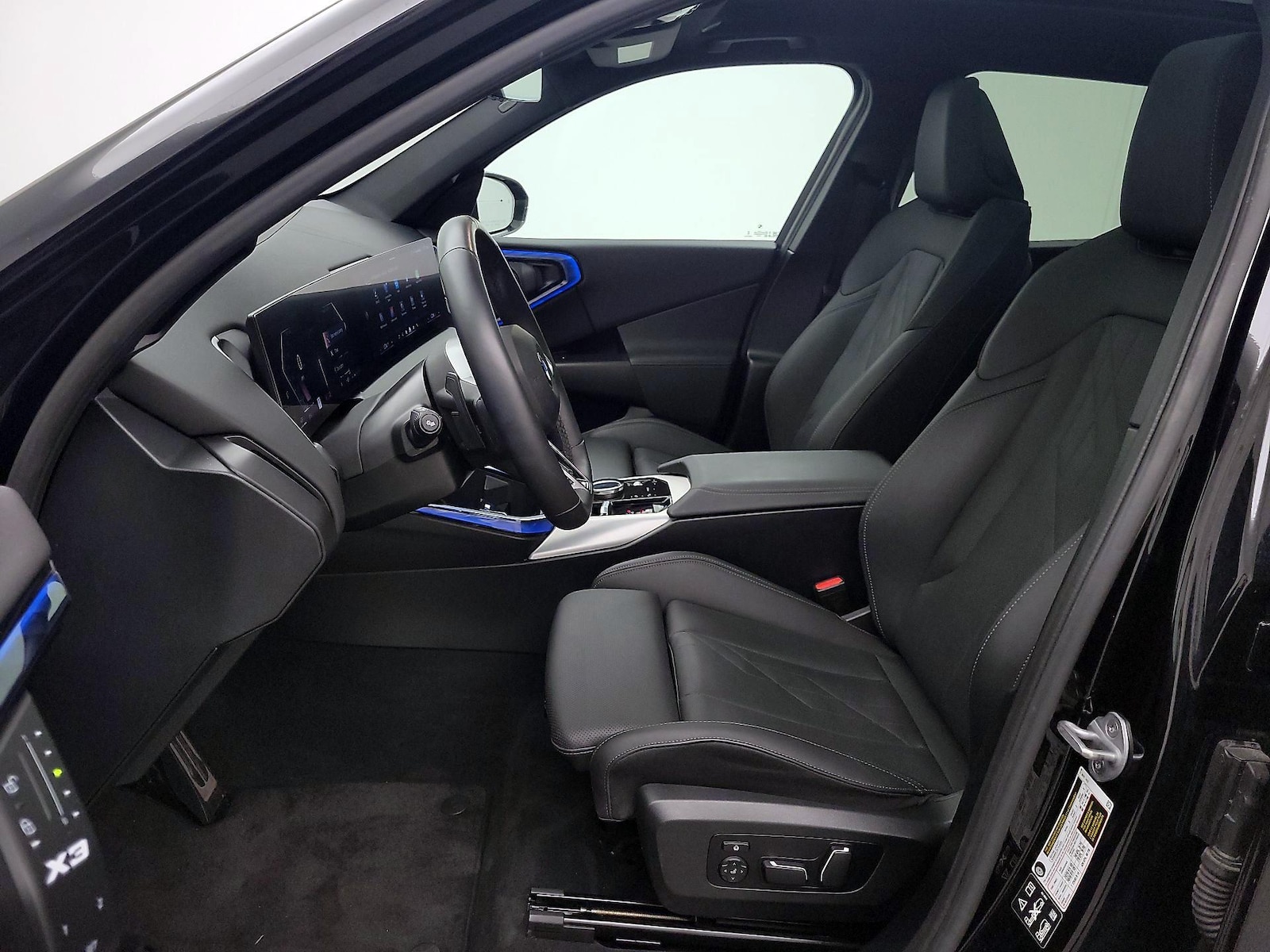 2025 BMW X3 30 - Photo 12