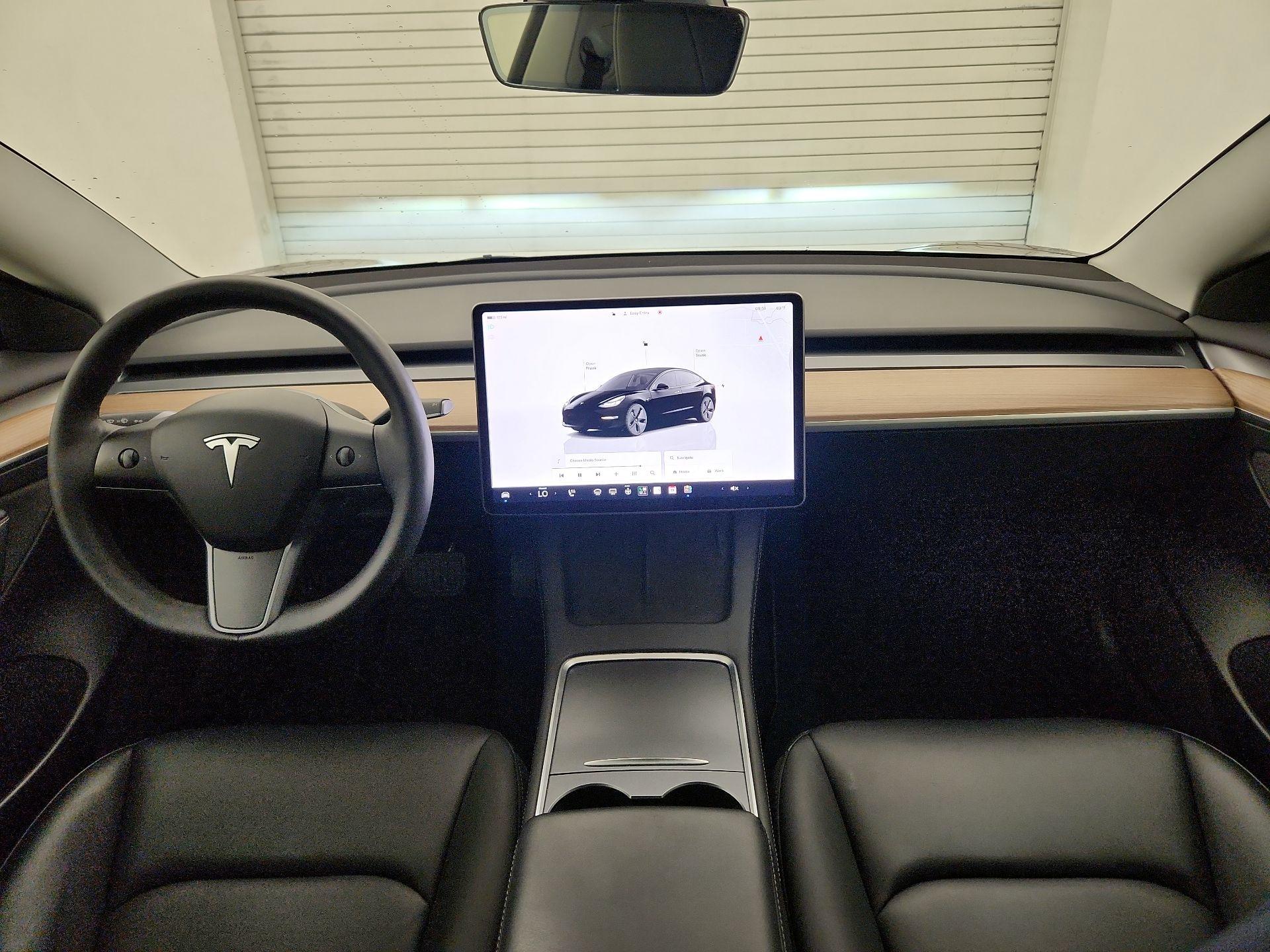 Thumbnail: 2023 Tesla Model 3 - 9