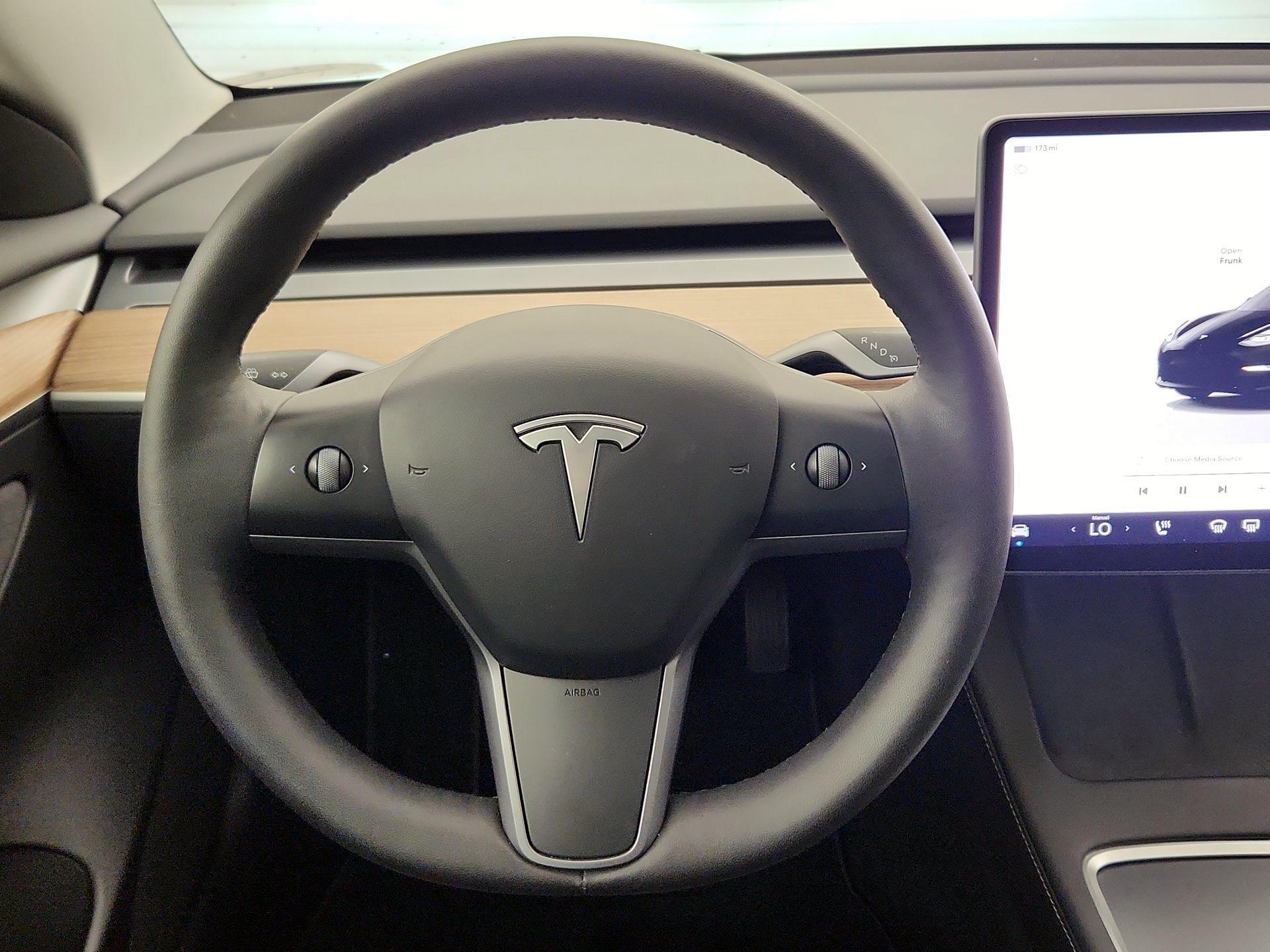 Thumbnail: 2023 Tesla Model 3 - 10