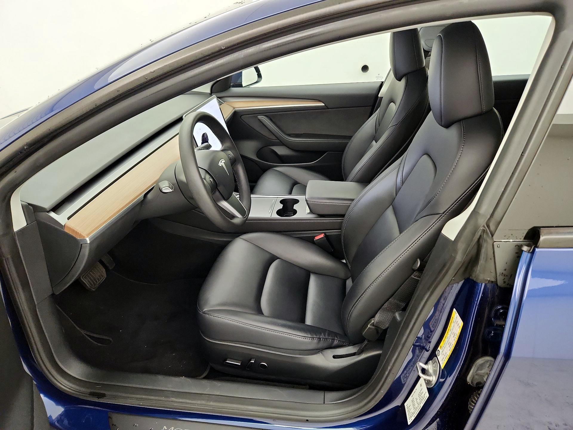 Thumbnail: 2023 Tesla Model 3 - 11