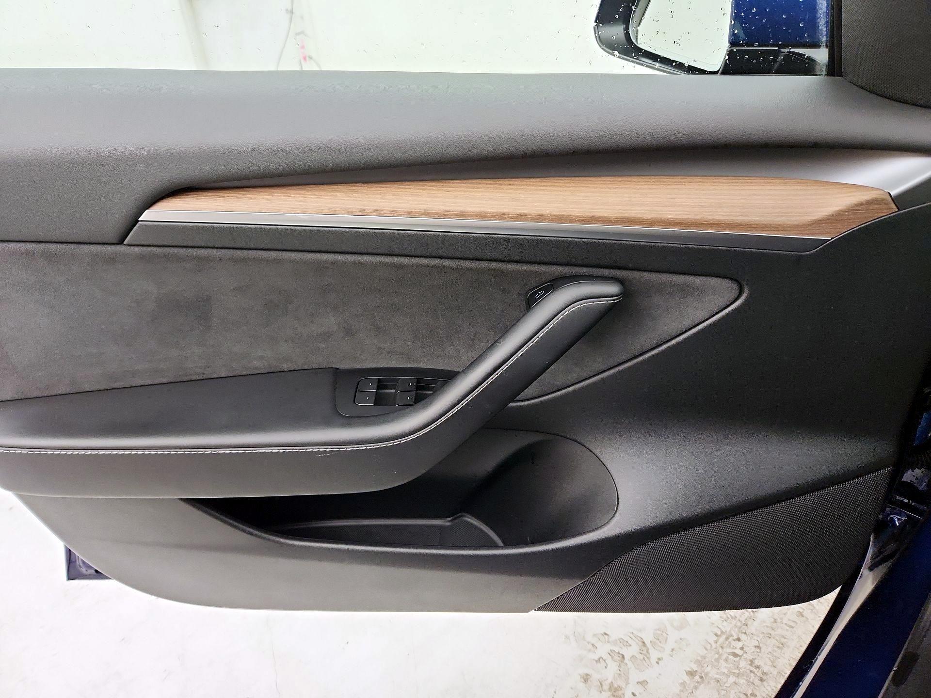 Thumbnail: 2023 Tesla Model 3 - 12