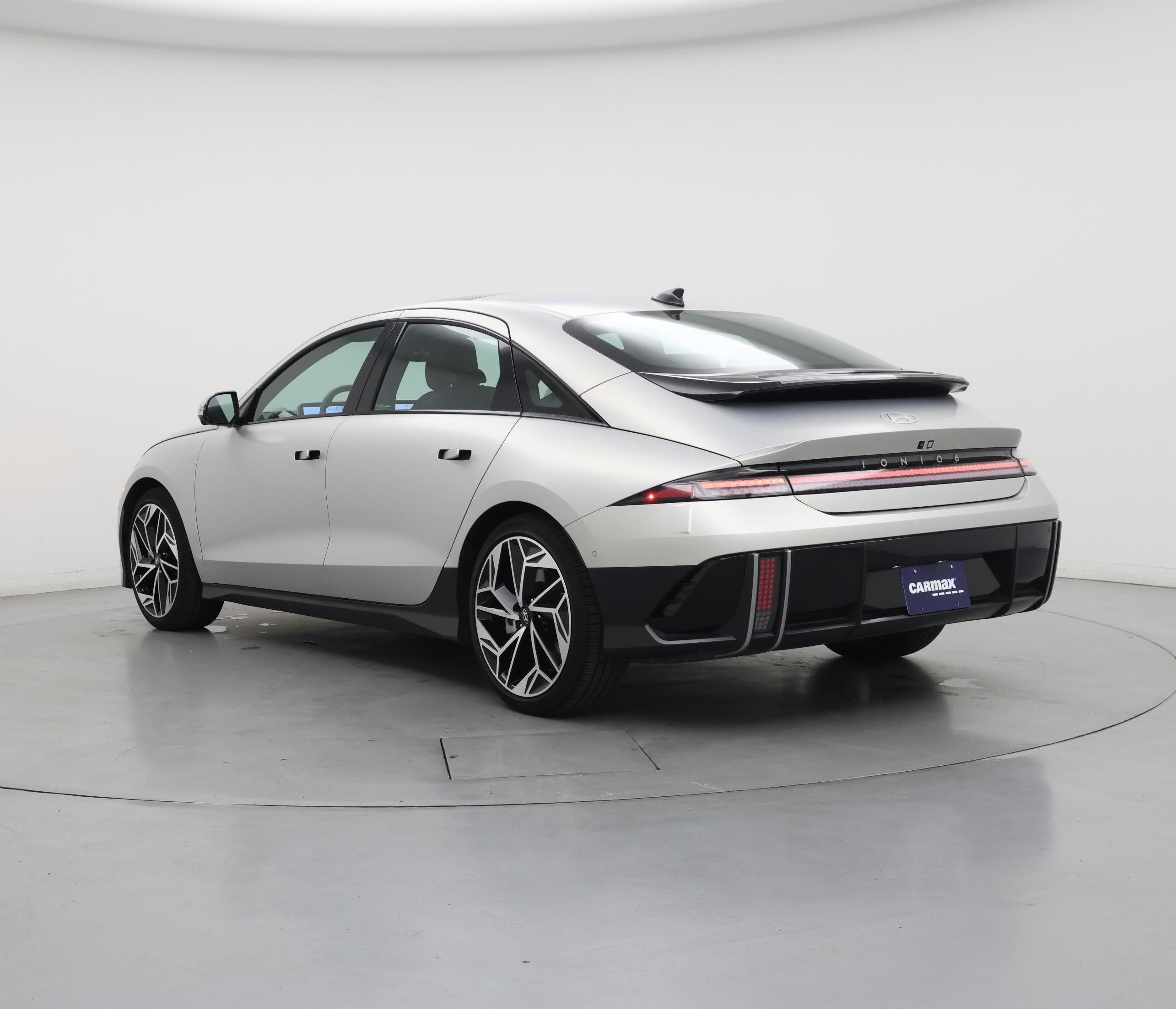 Thumbnail: 2023 Hyundai Ioniq 6 - 2