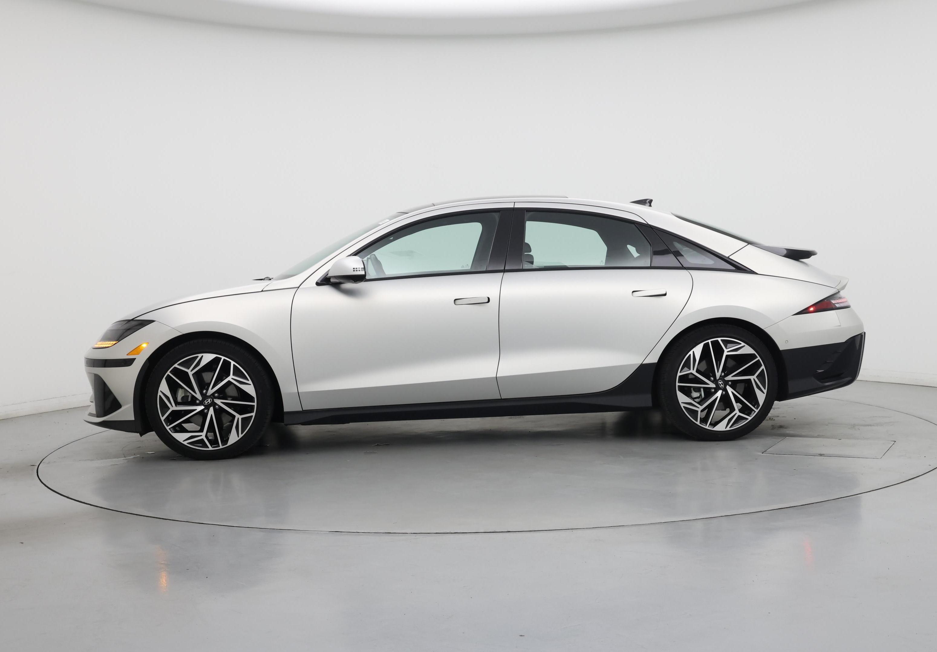 Thumbnail: 2023 Hyundai Ioniq 6 - 3