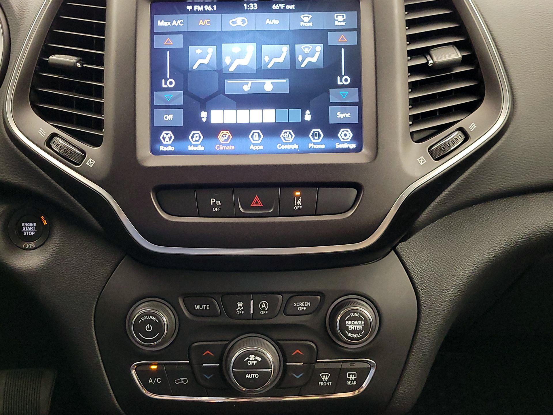Thumbnail: 2021 Jeep Cherokee - 16