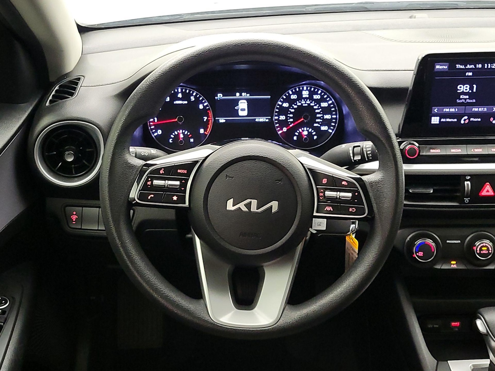 2024 Kia Forte LXS - Photo 11