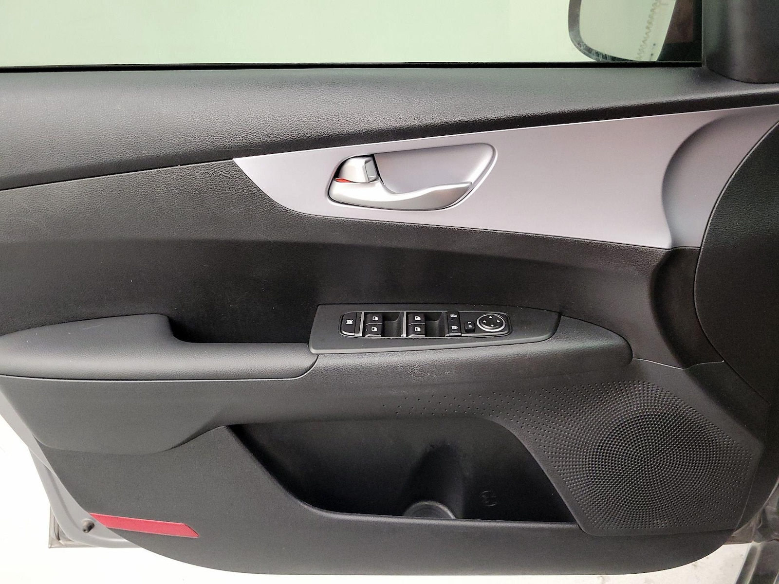 2024 Kia Forte LXS - Photo 13