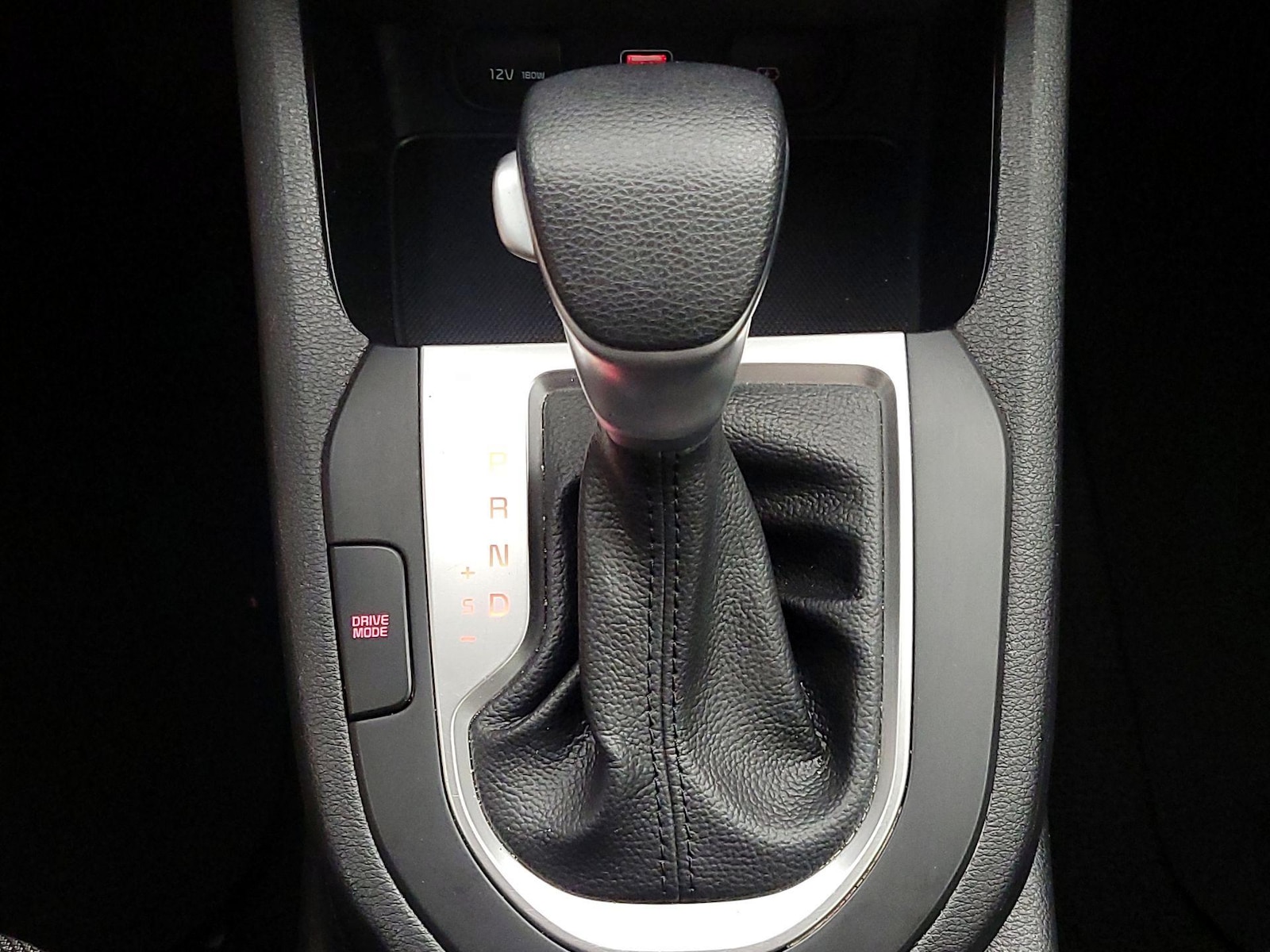2024 Kia Forte LXS - Photo 18