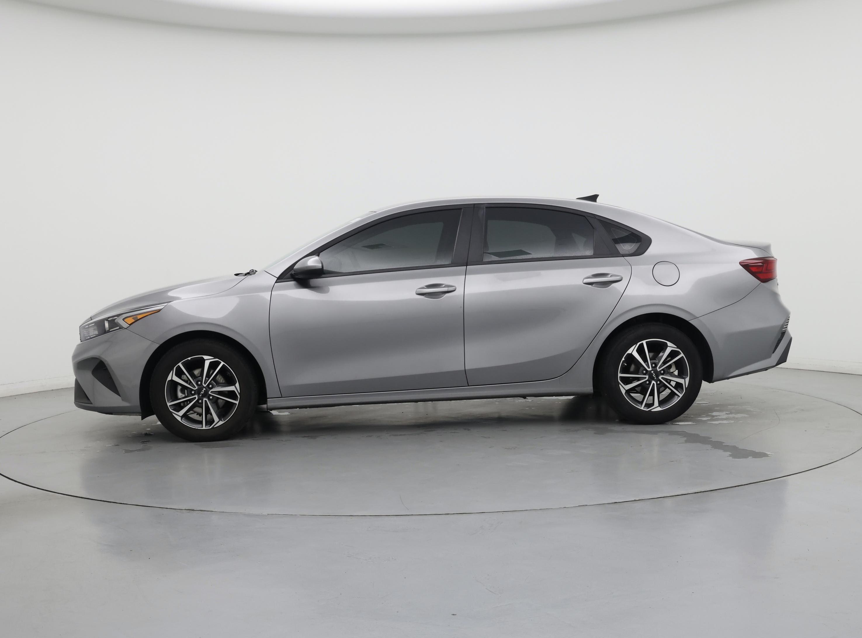 Thumbnail: 2024 Kia Forte - 3