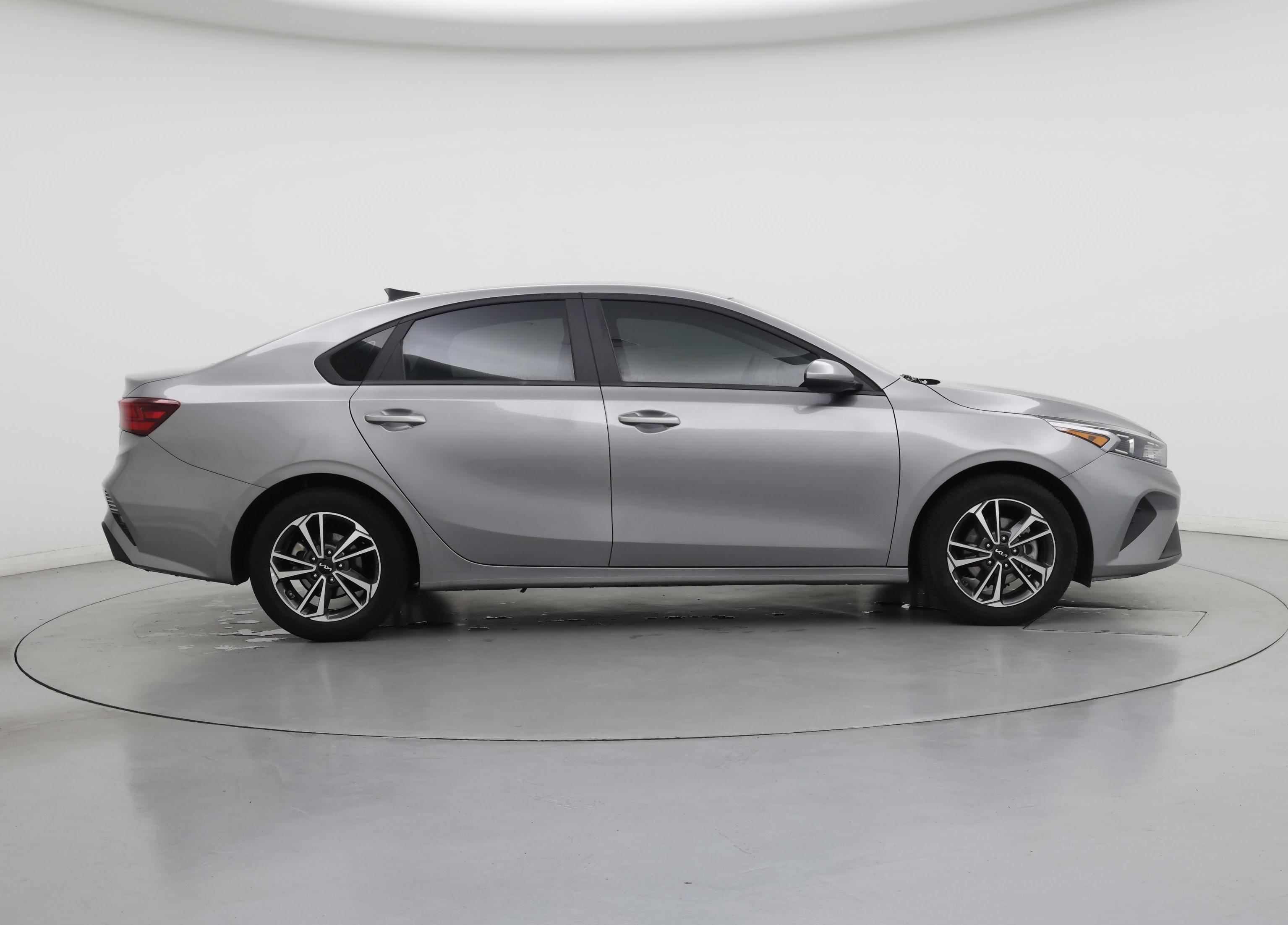 Thumbnail: 2024 Kia Forte - 7