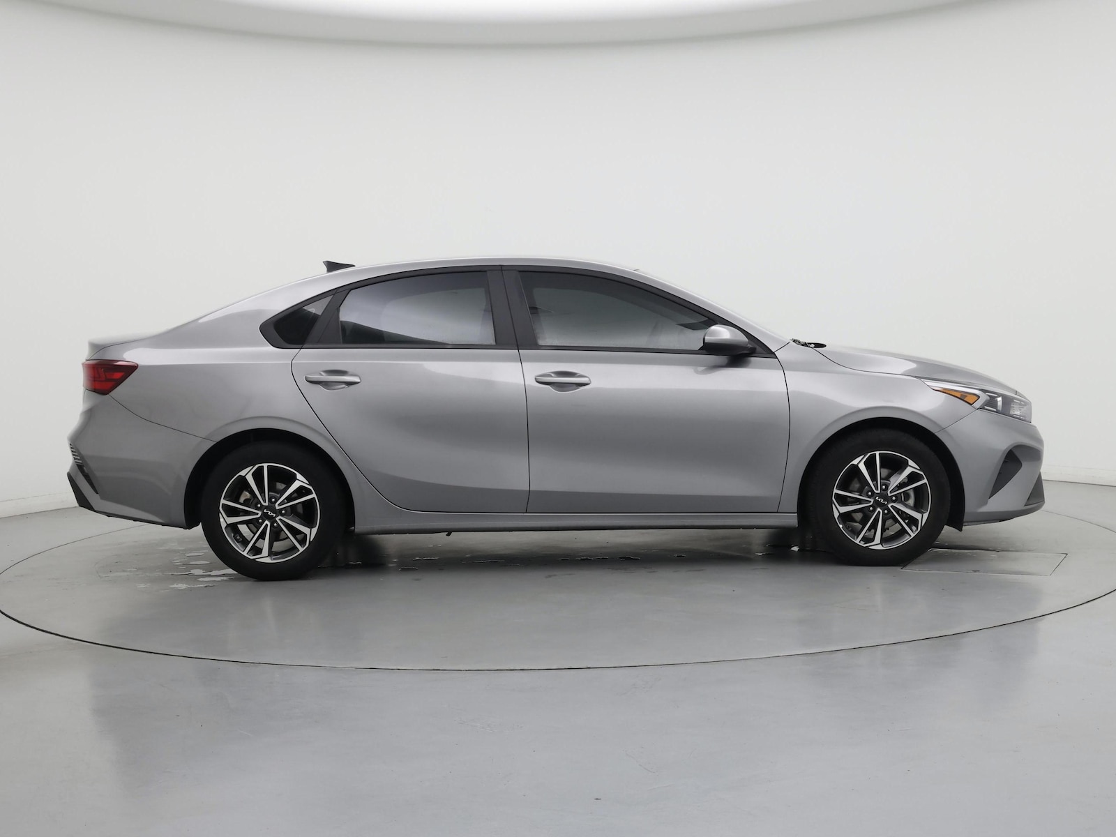 2024 Kia Forte LXS - Photo 8