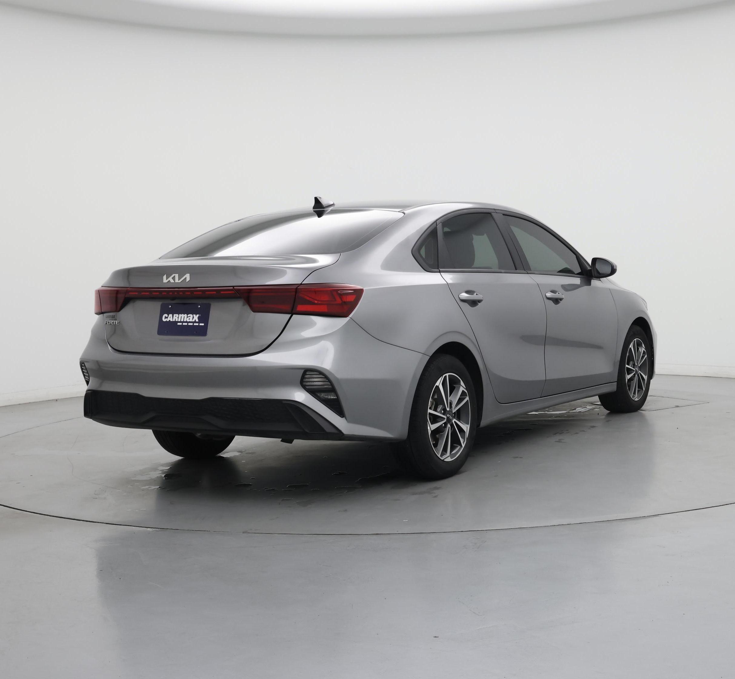 Thumbnail: 2024 Kia Forte - 8