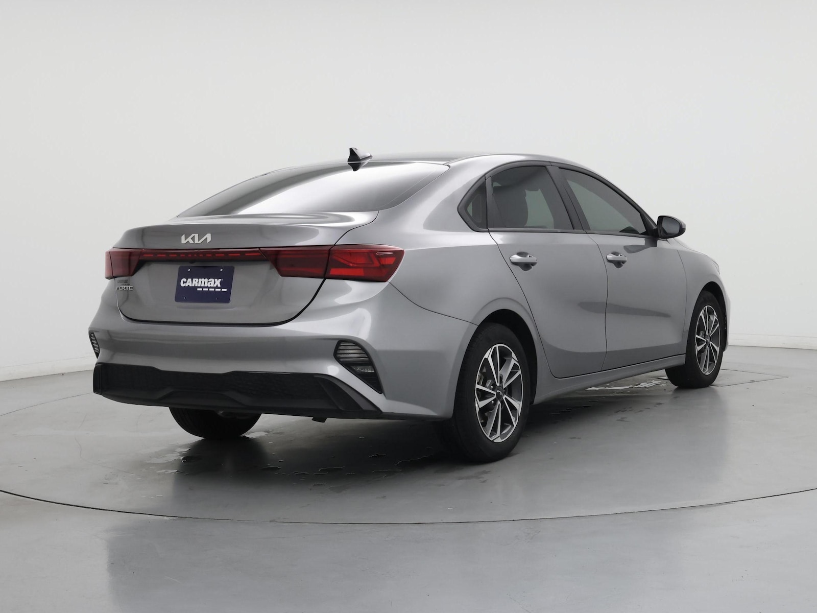 2024 Kia Forte LXS - Photo 9