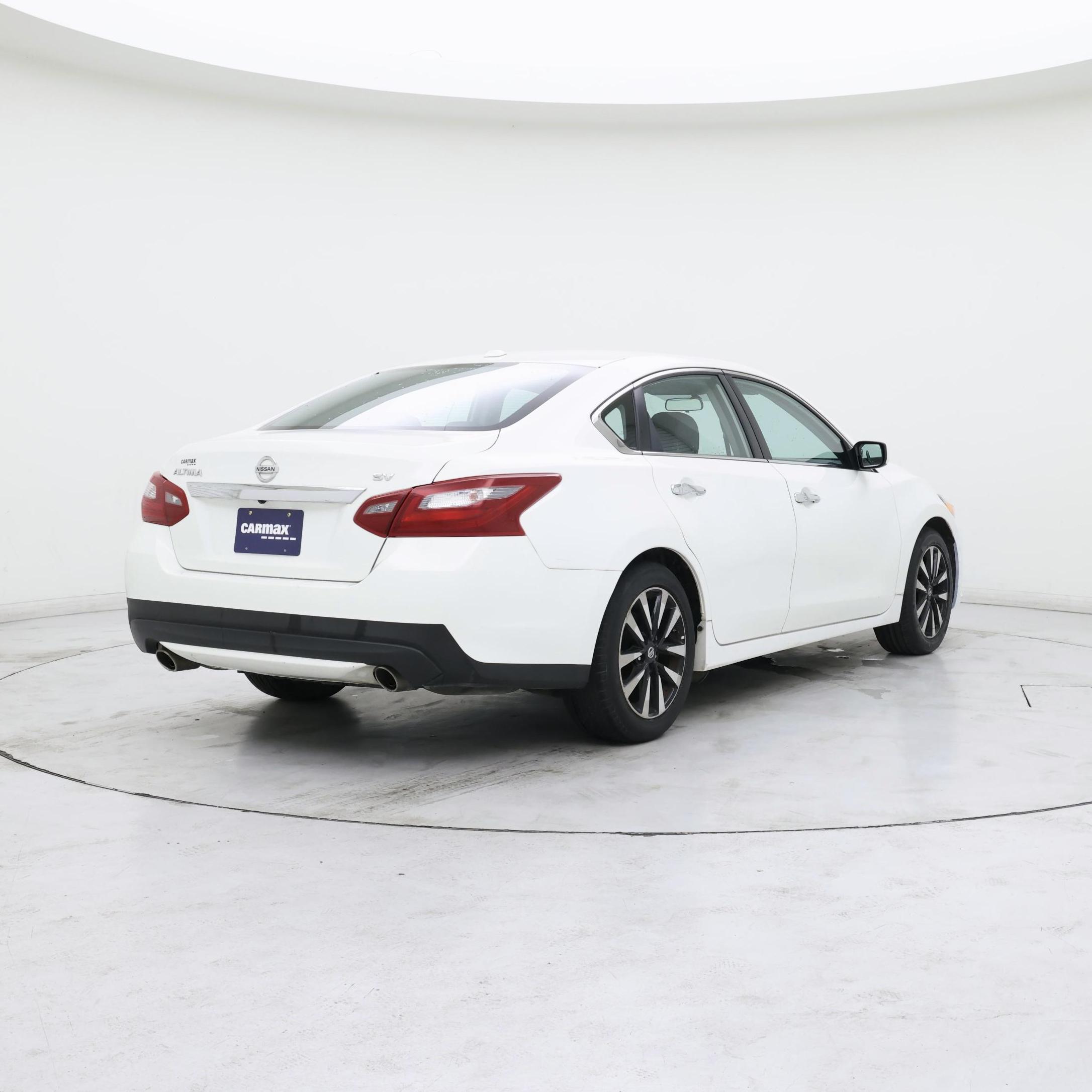 Thumbnail: 2018 Nissan Altima - 8