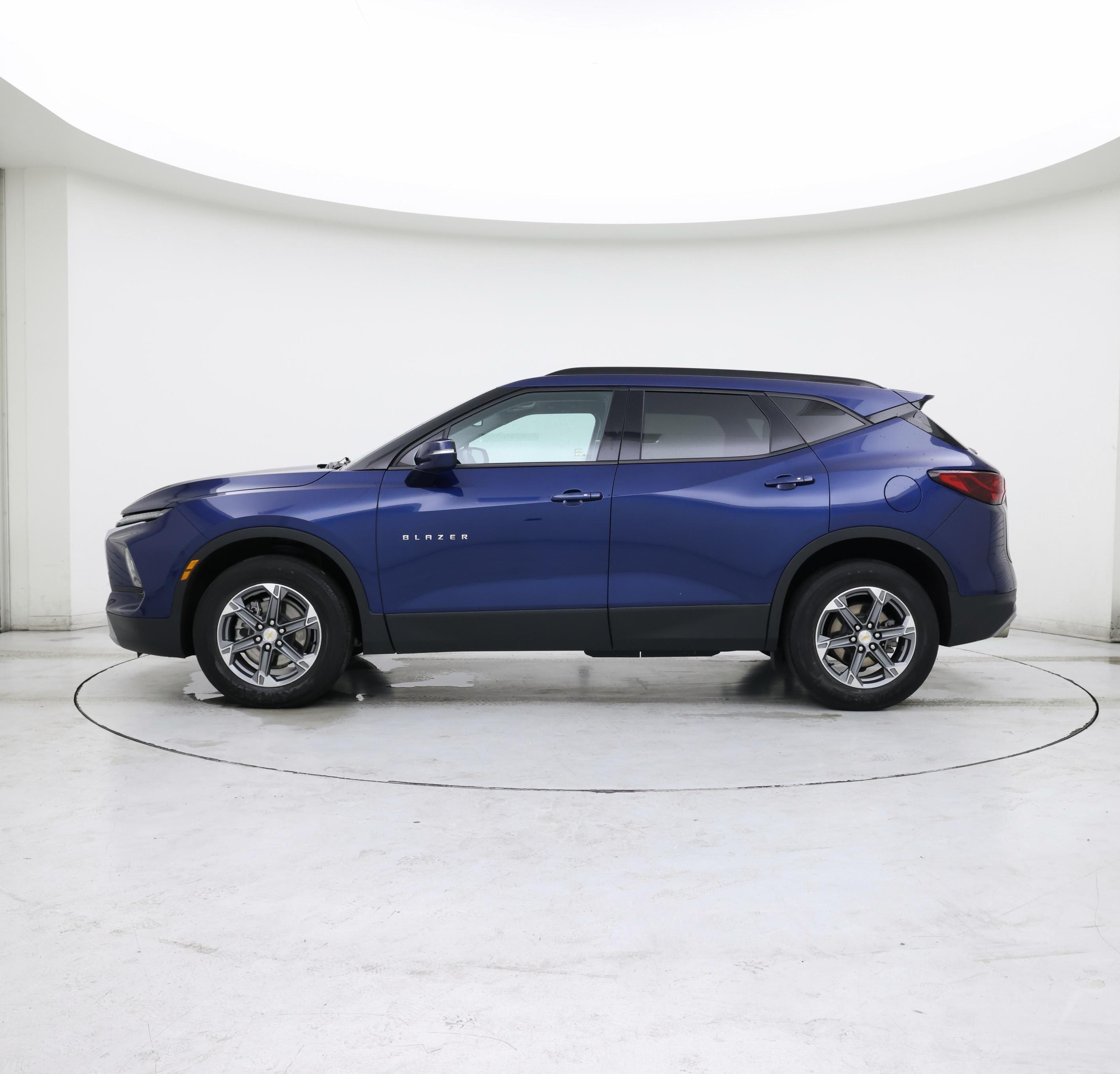 Thumbnail: 2023 Chevrolet Blazer - 3
