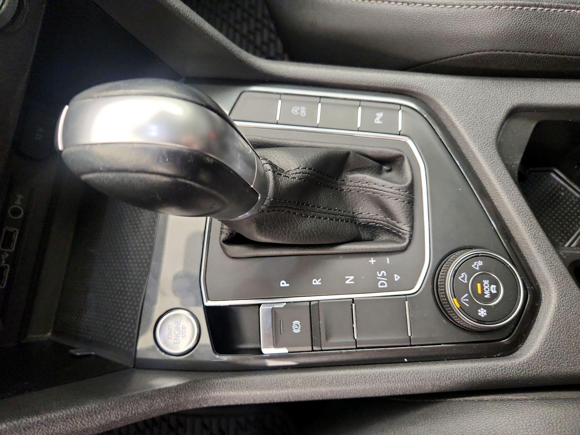 Thumbnail: 2019 Volkswagen Tiguan - 18