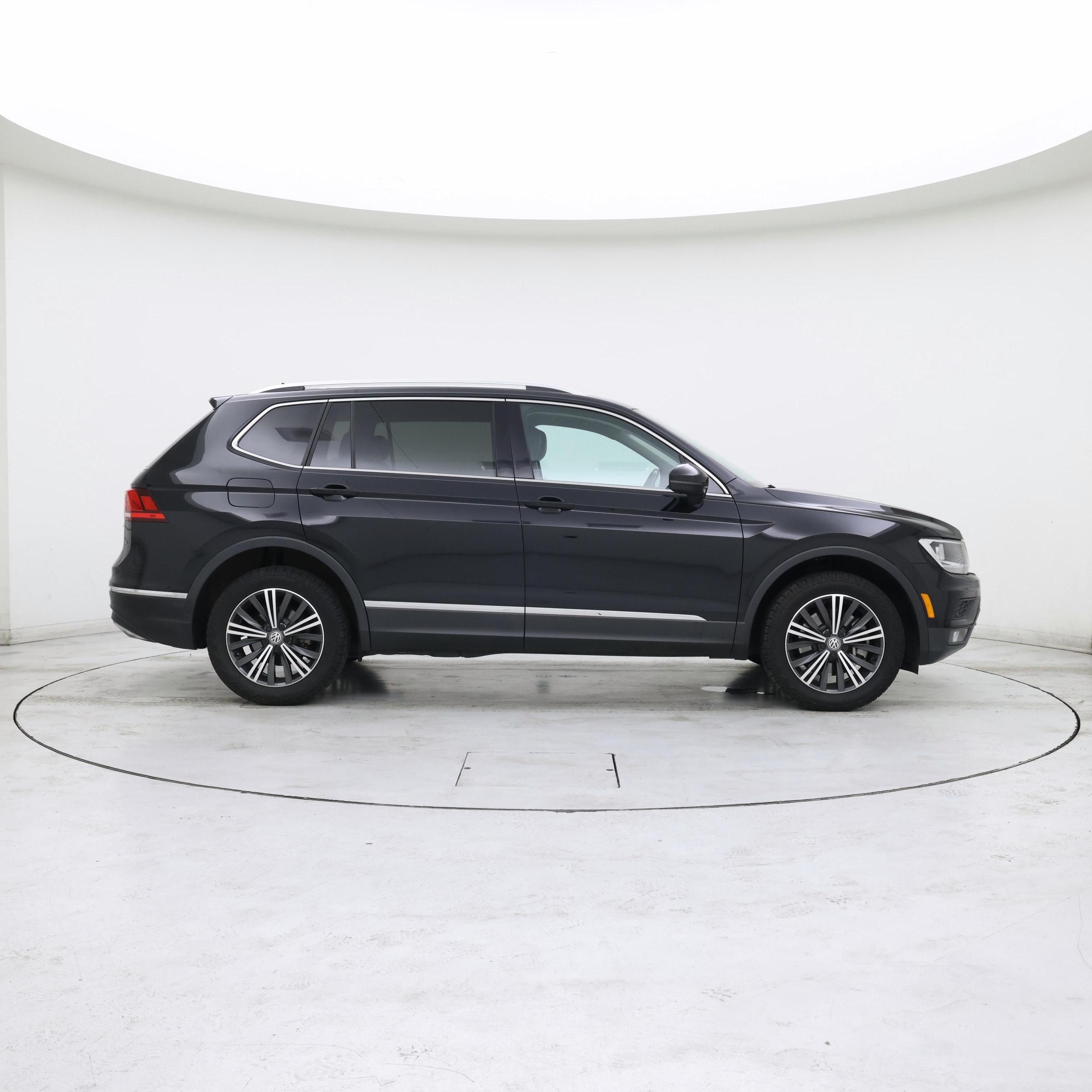 Thumbnail: 2019 Volkswagen Tiguan - 7