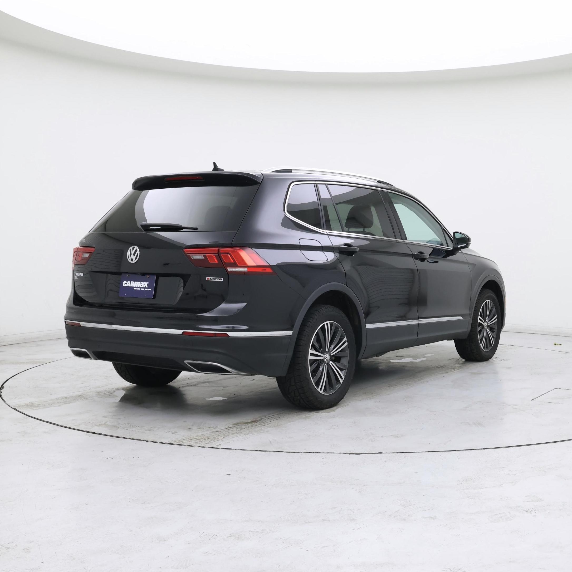 Thumbnail: 2019 Volkswagen Tiguan - 8