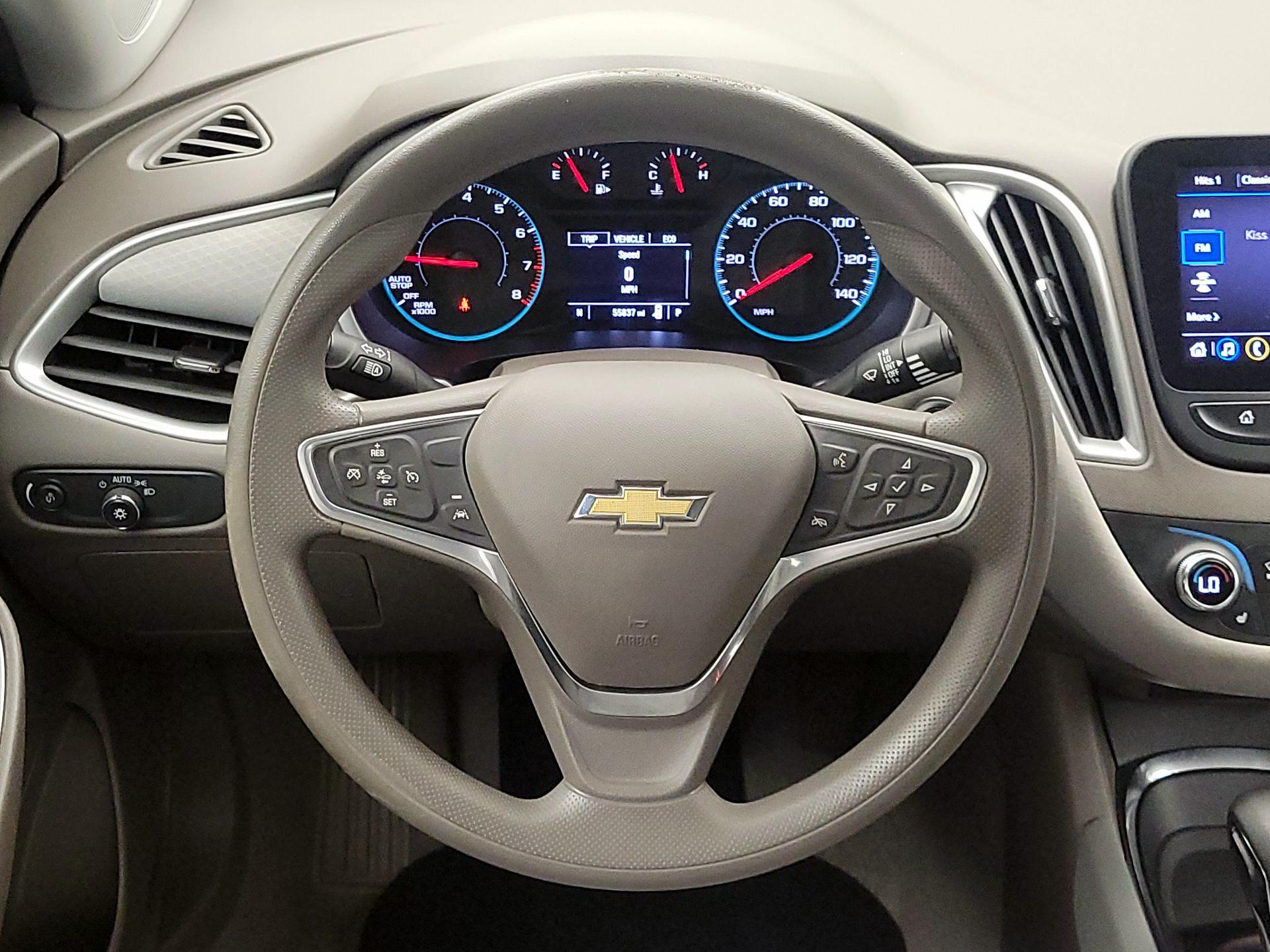 Thumbnail: 2022 Chevrolet Malibu - 10