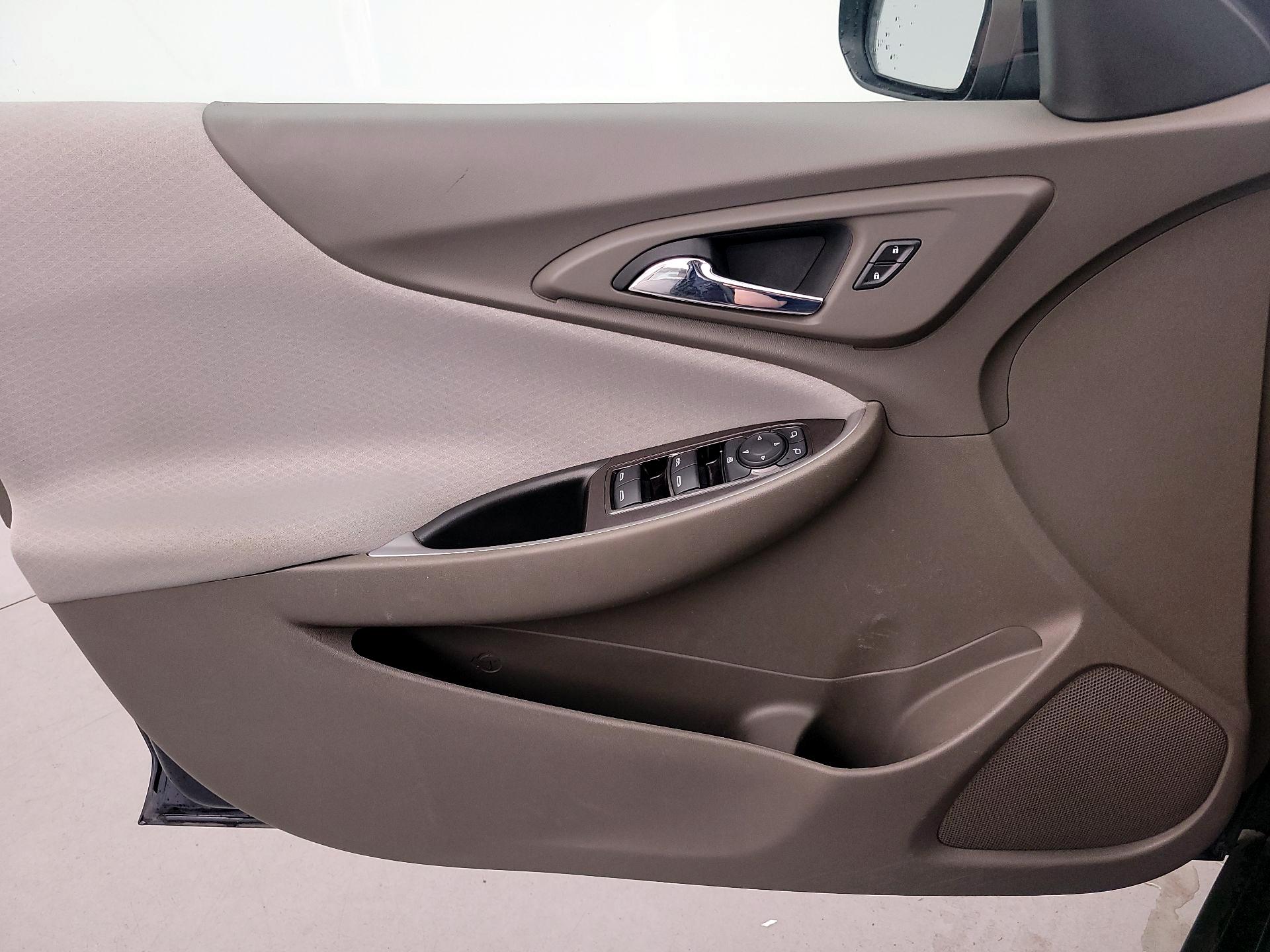 Thumbnail: 2022 Chevrolet Malibu - 12