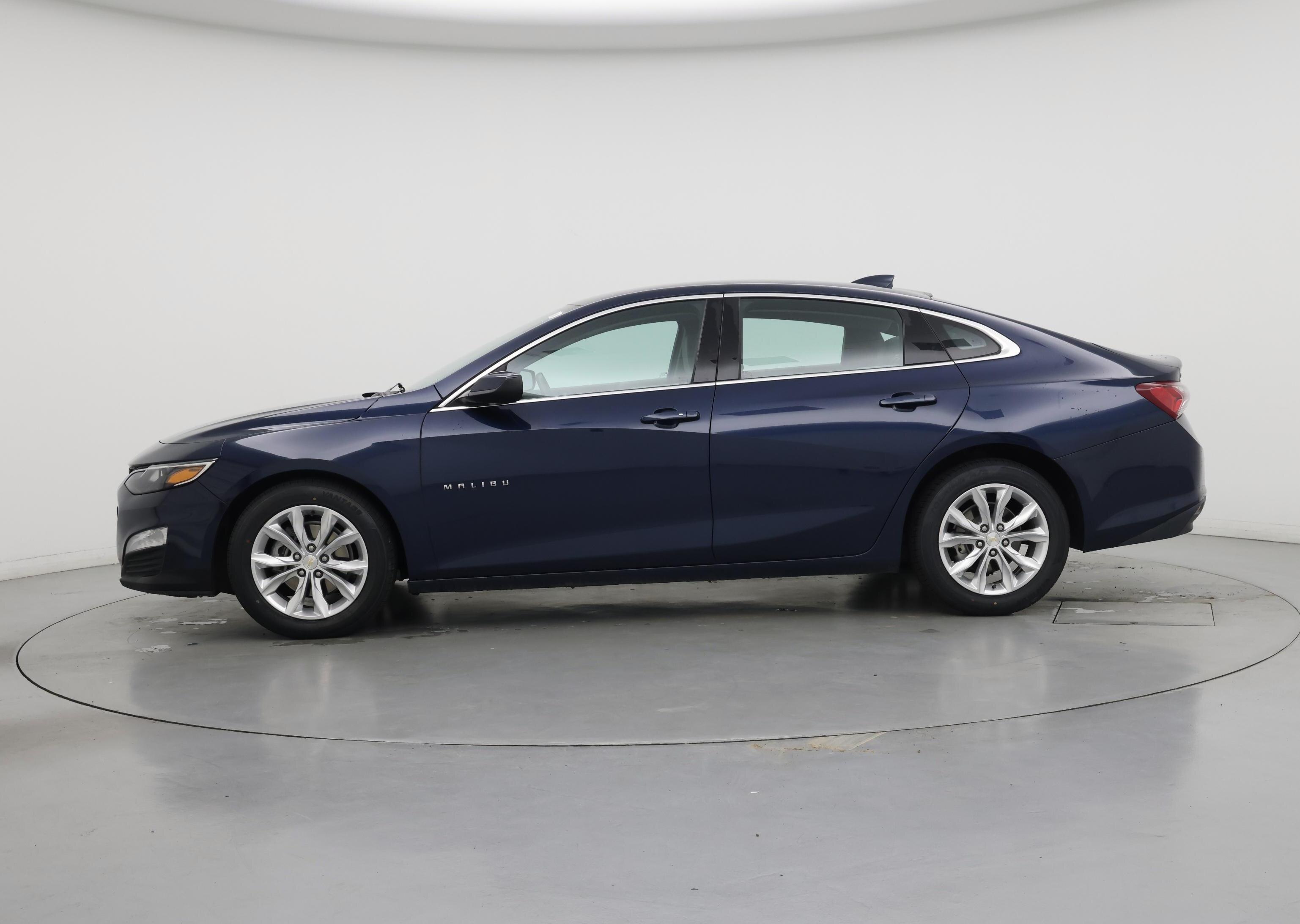 Thumbnail: 2022 Chevrolet Malibu - 3