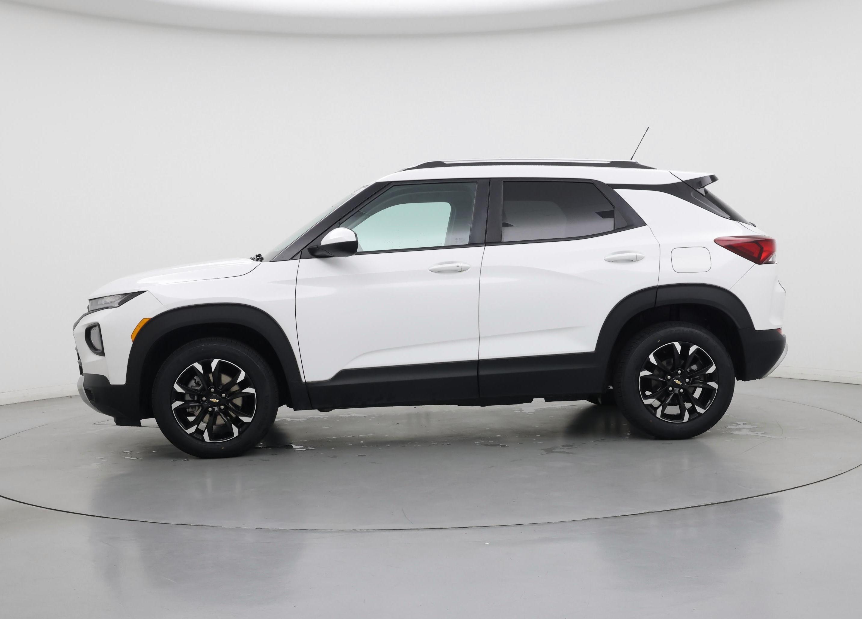 Thumbnail: 2023 Chevrolet TrailBlazer - 3