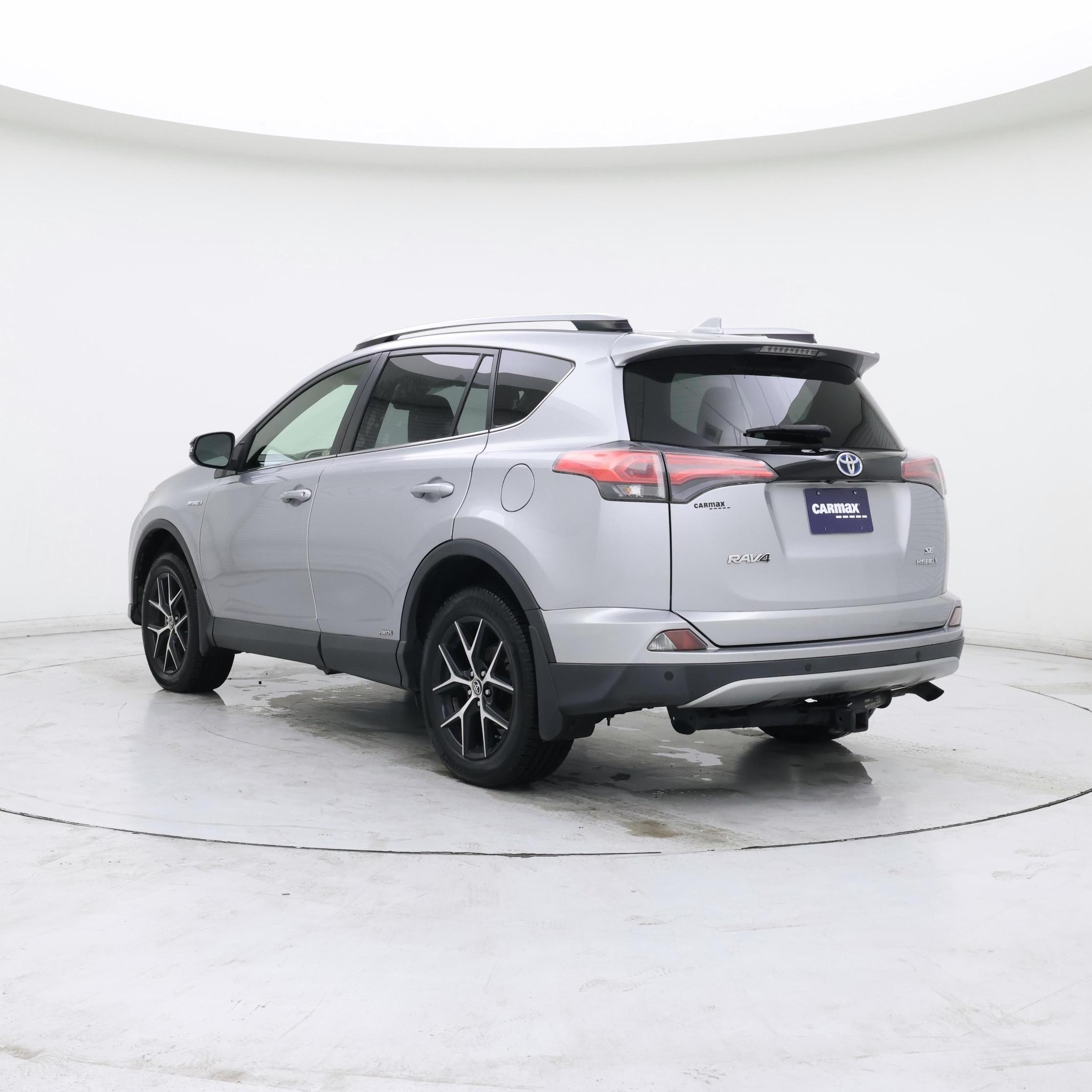 Thumbnail: 2017 Toyota RAV4 - 2