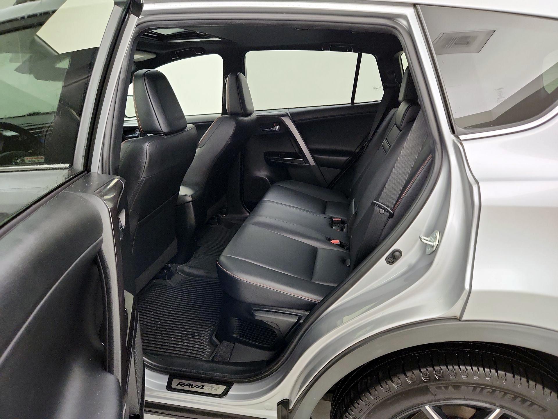 Thumbnail: 2017 Toyota RAV4 - 20