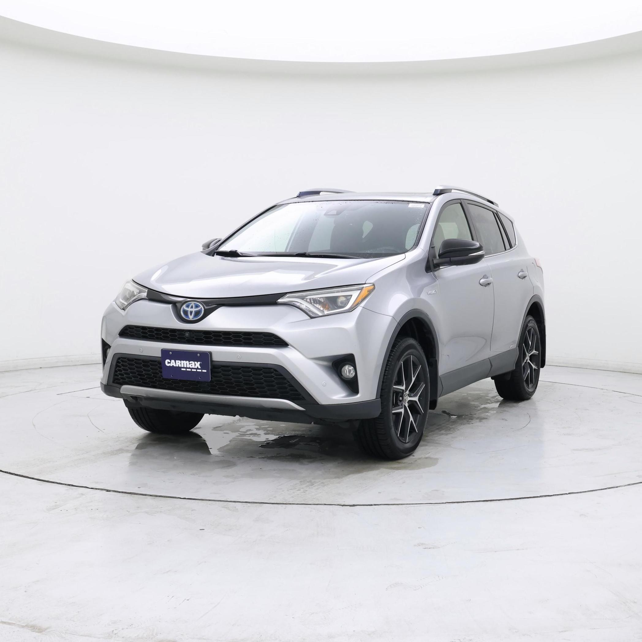 Thumbnail: 2017 Toyota RAV4 - 4