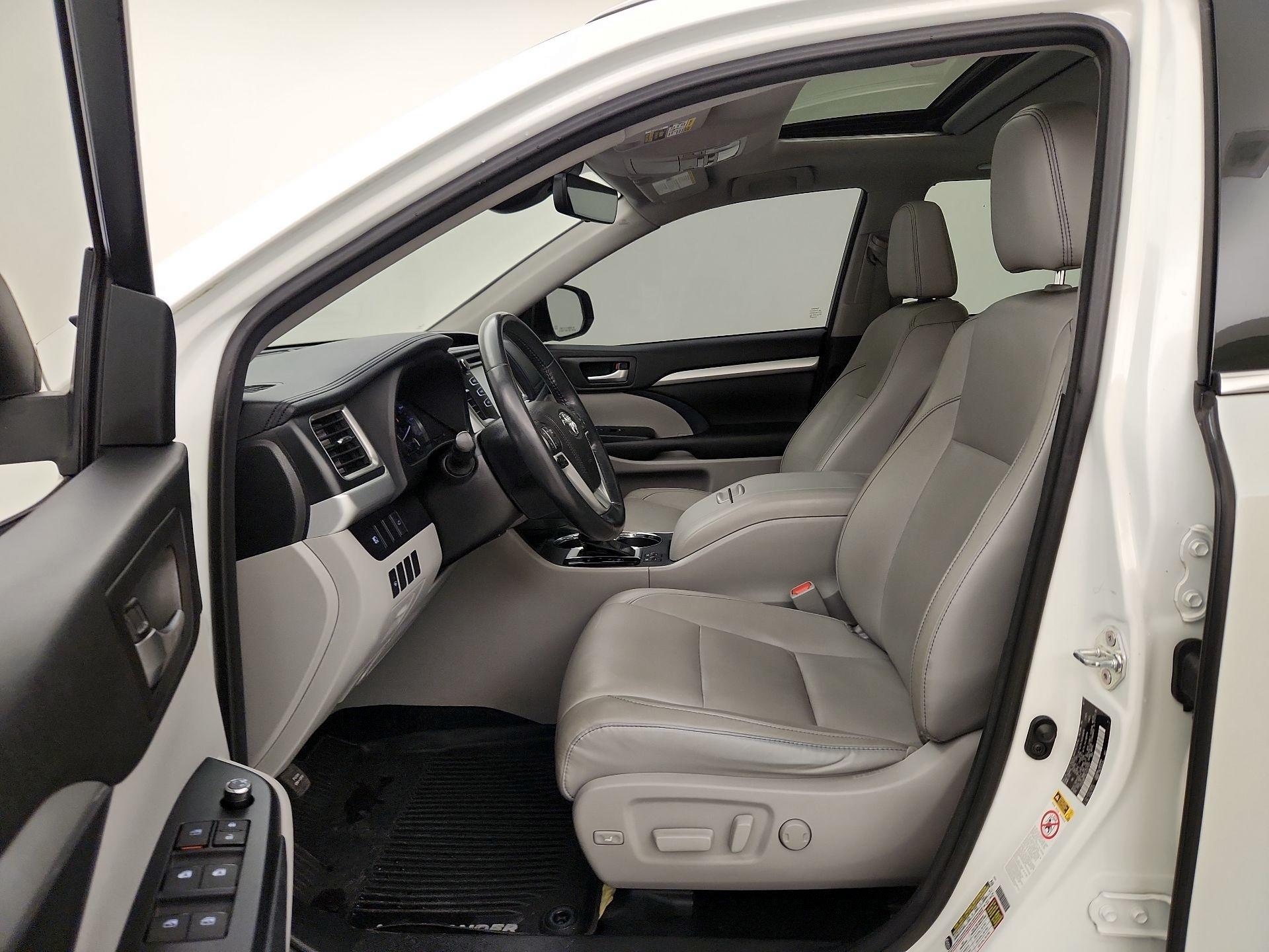 Thumbnail: 2018 Toyota Highlander - 11